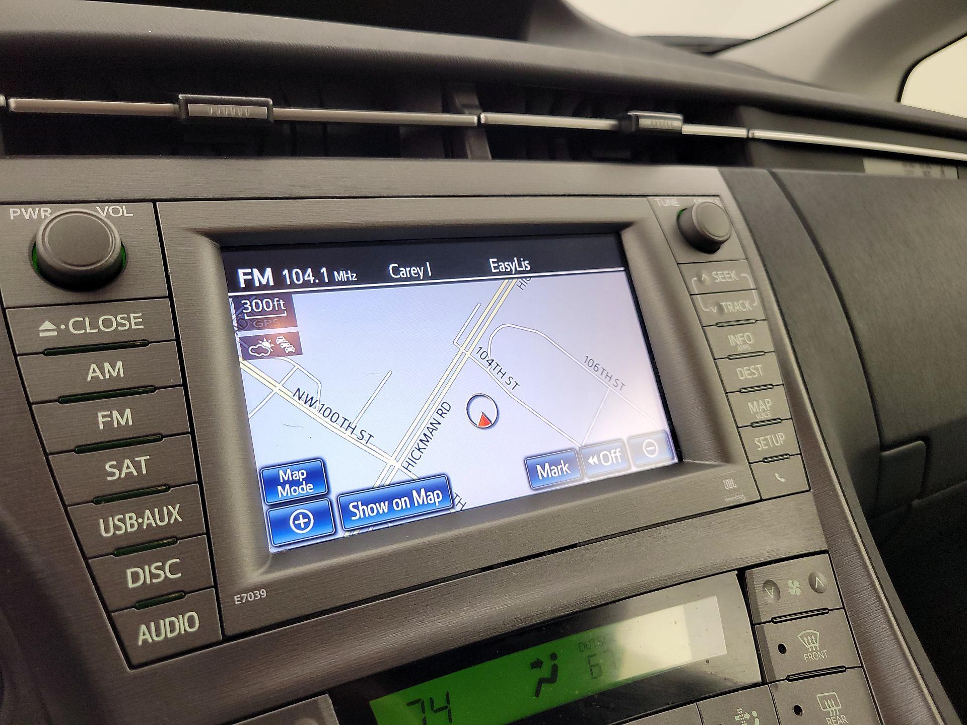 Thumbnail: 2015 Toyota Prius - 16