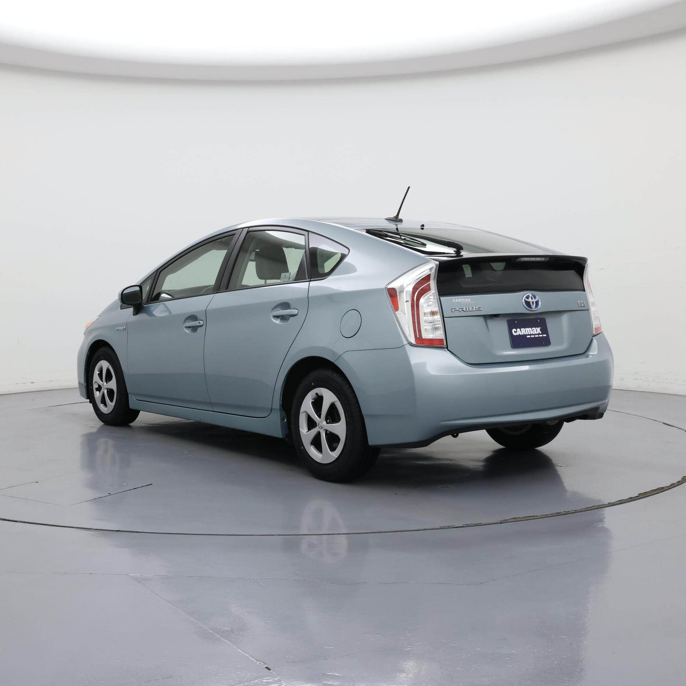 Thumbnail: 2015 Toyota Prius - 2