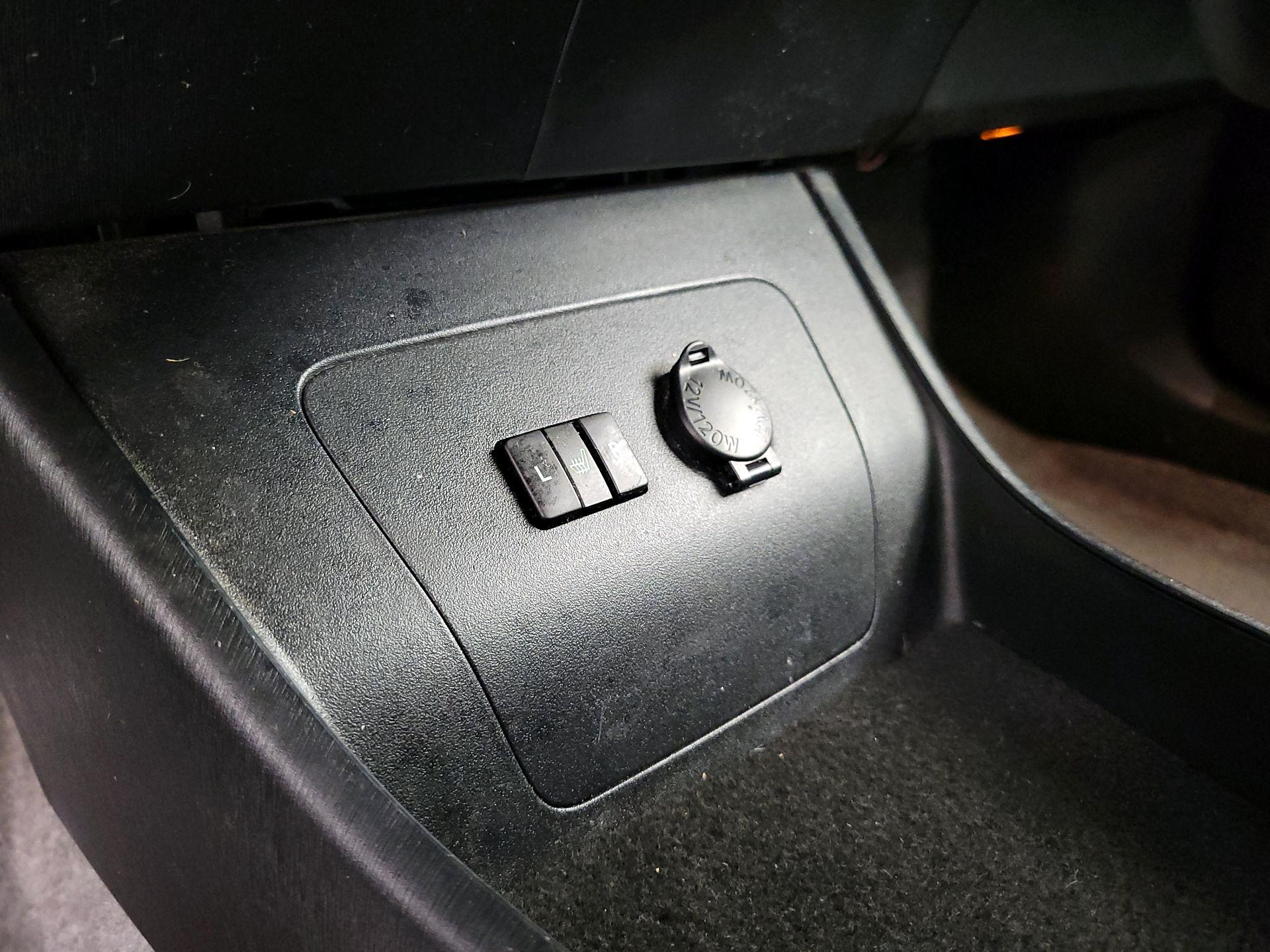 Thumbnail: 2015 Toyota Prius - 19