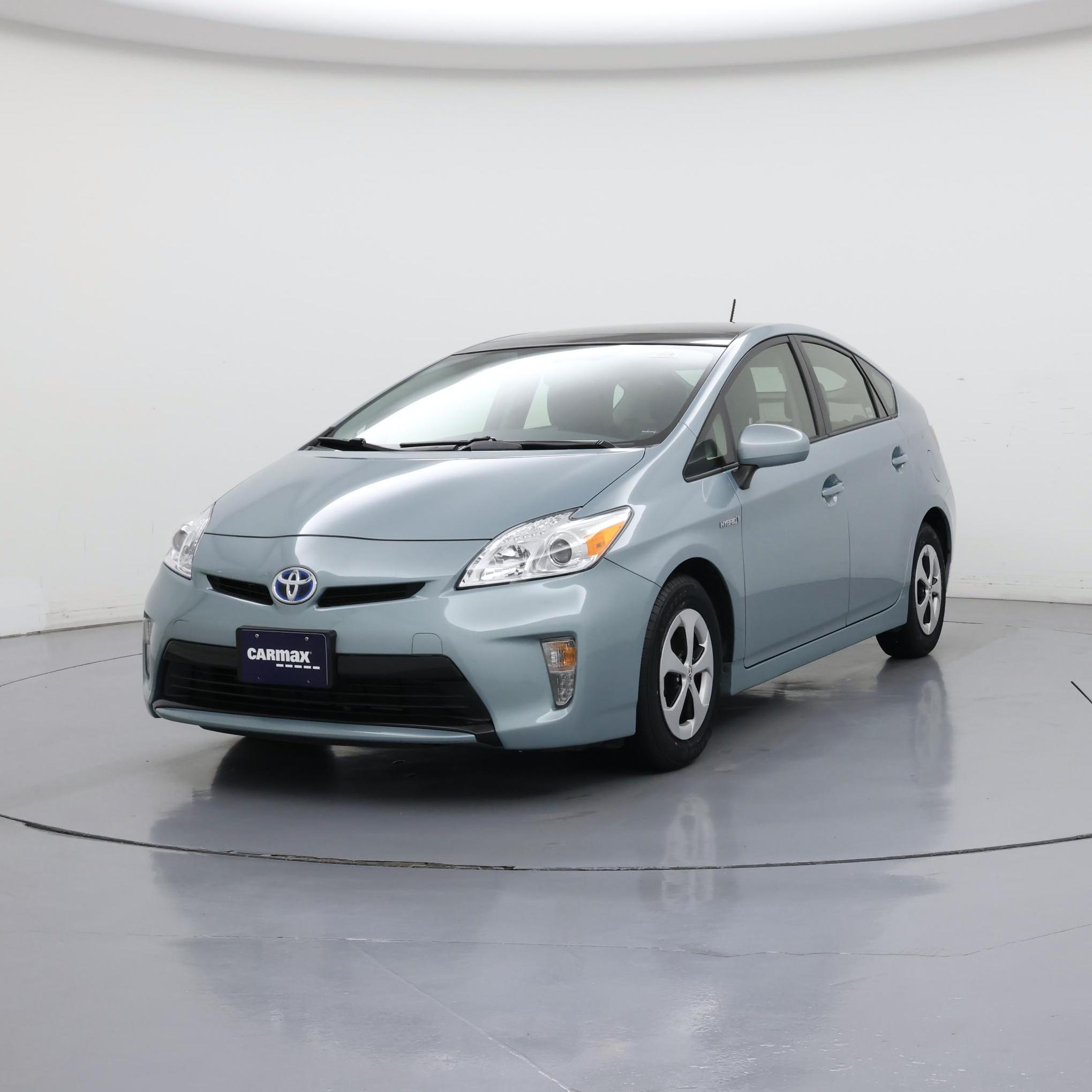 Thumbnail: 2015 Toyota Prius - 4