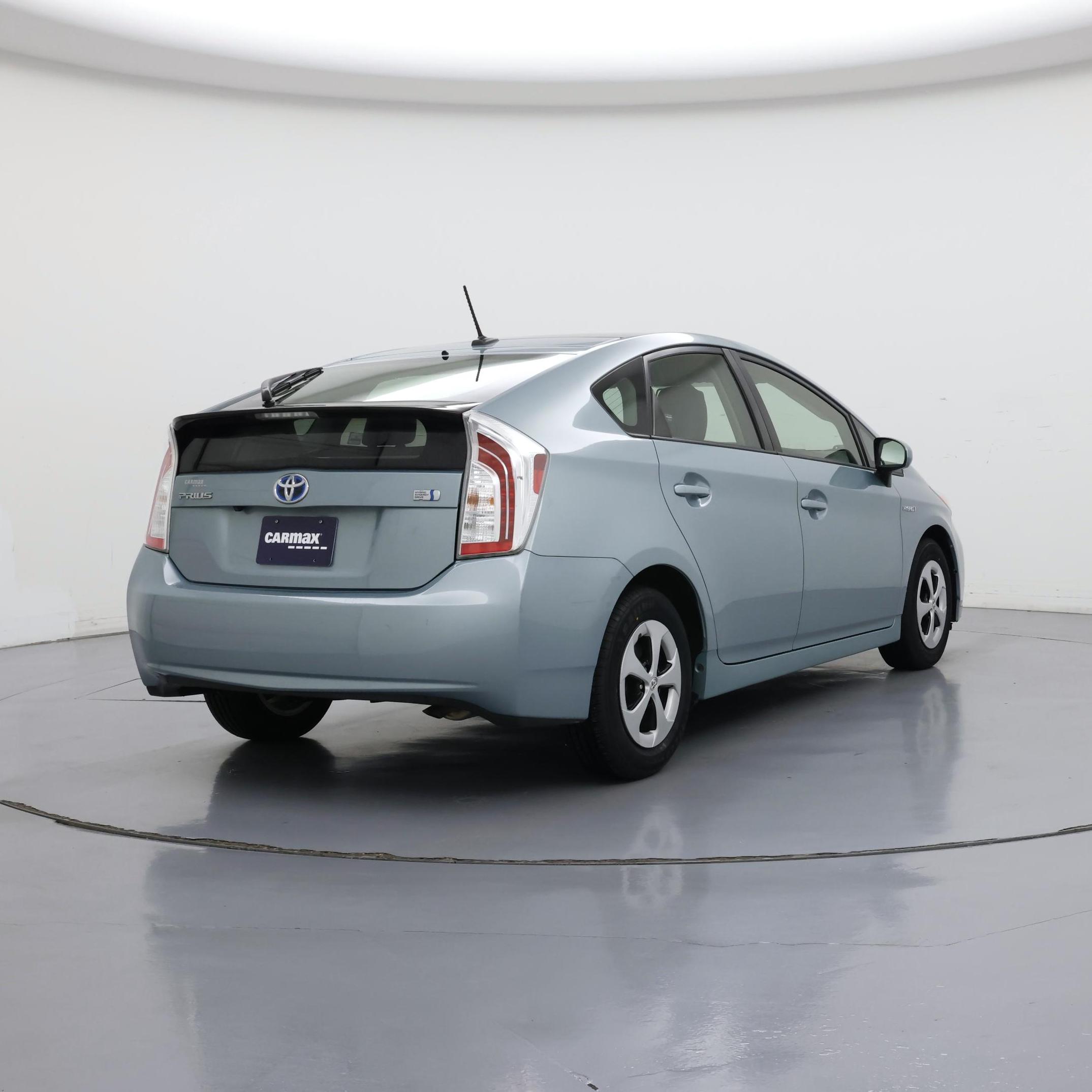 Thumbnail: 2015 Toyota Prius - 8