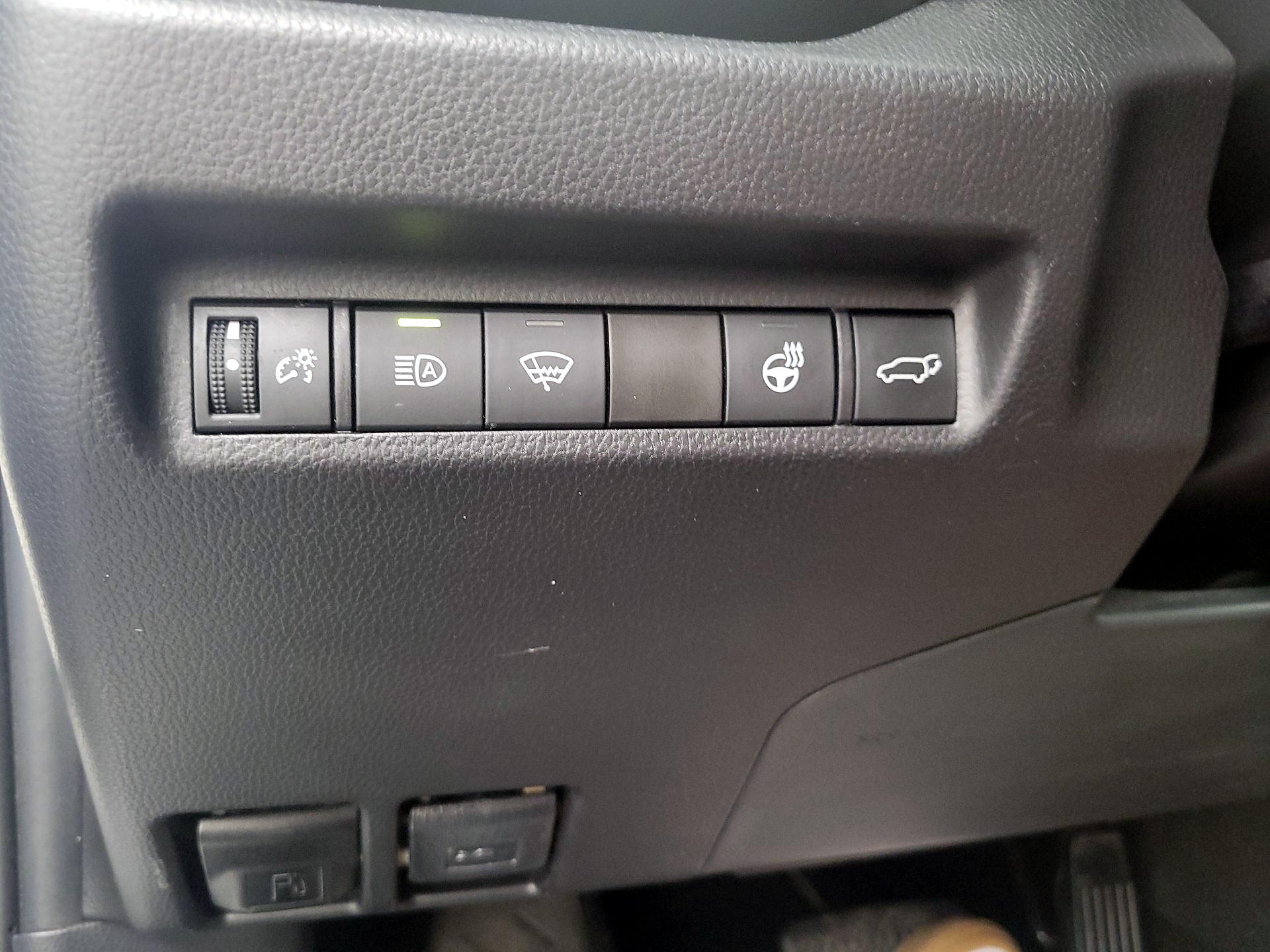 Thumbnail: 2020 Toyota RAV4 - 13