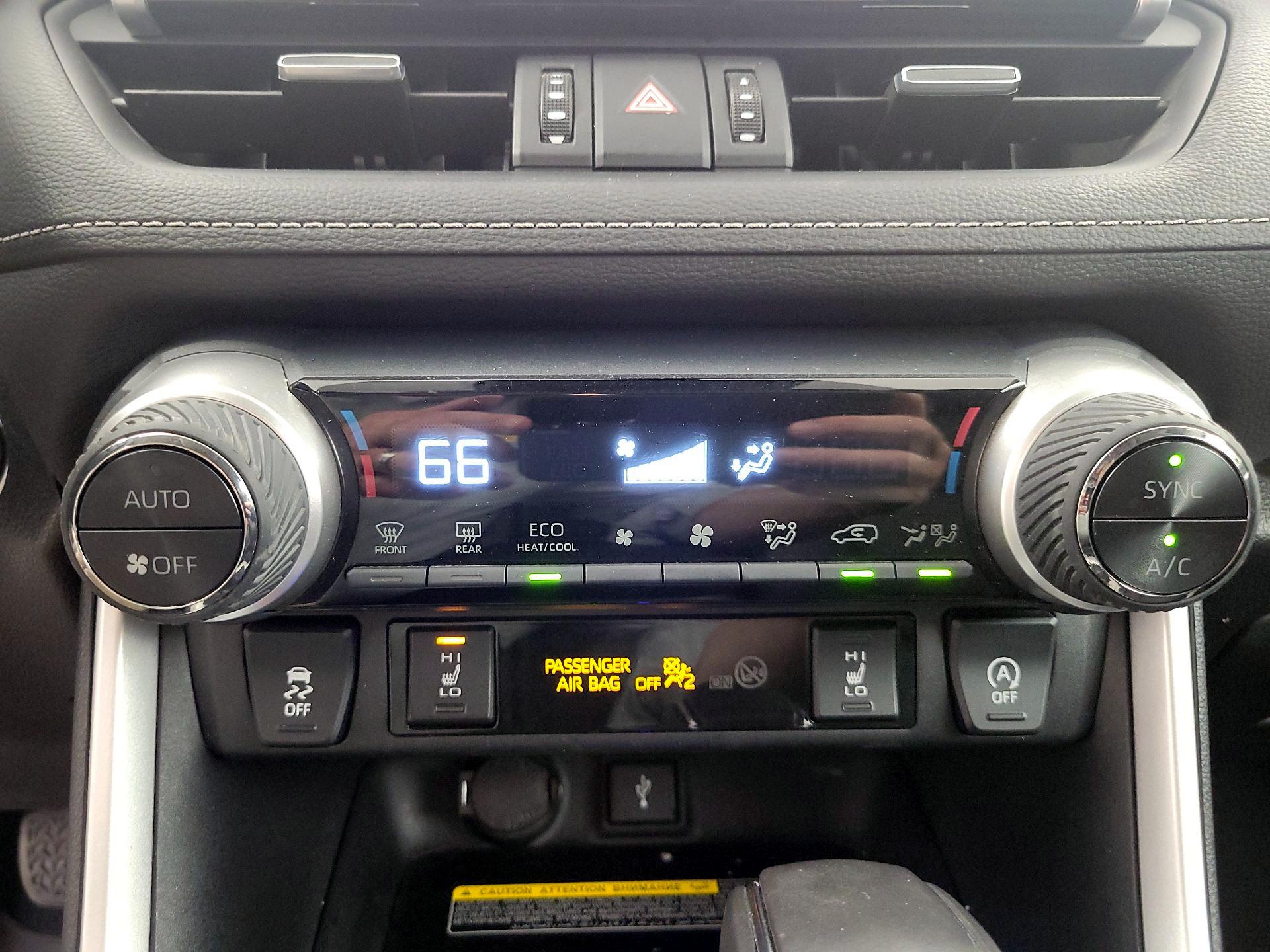 Thumbnail: 2020 Toyota RAV4 - 16