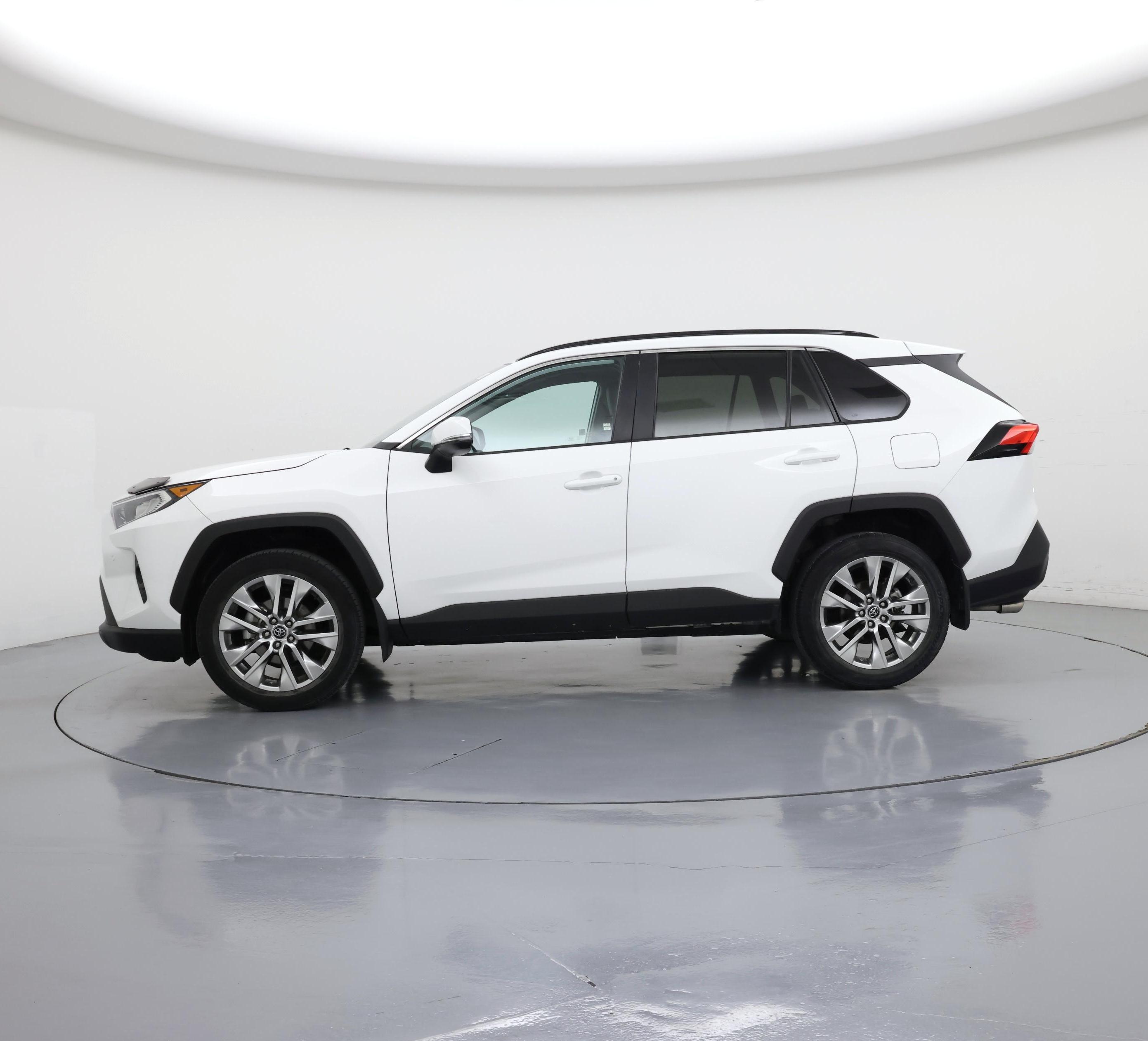 Thumbnail: 2020 Toyota RAV4 - 3