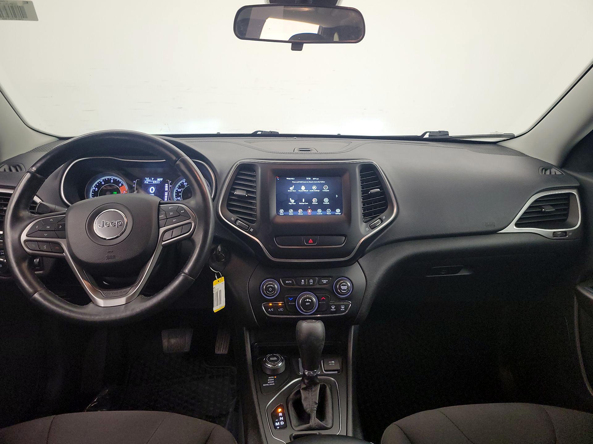 Thumbnail: 2019 Jeep Cherokee - 9