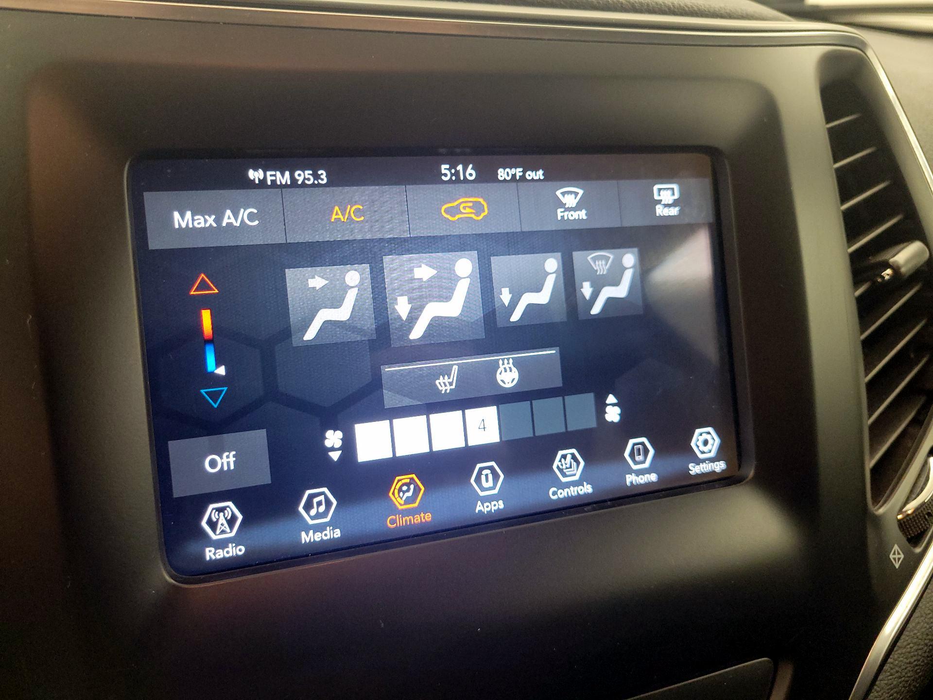 Thumbnail: 2019 Jeep Cherokee - 16