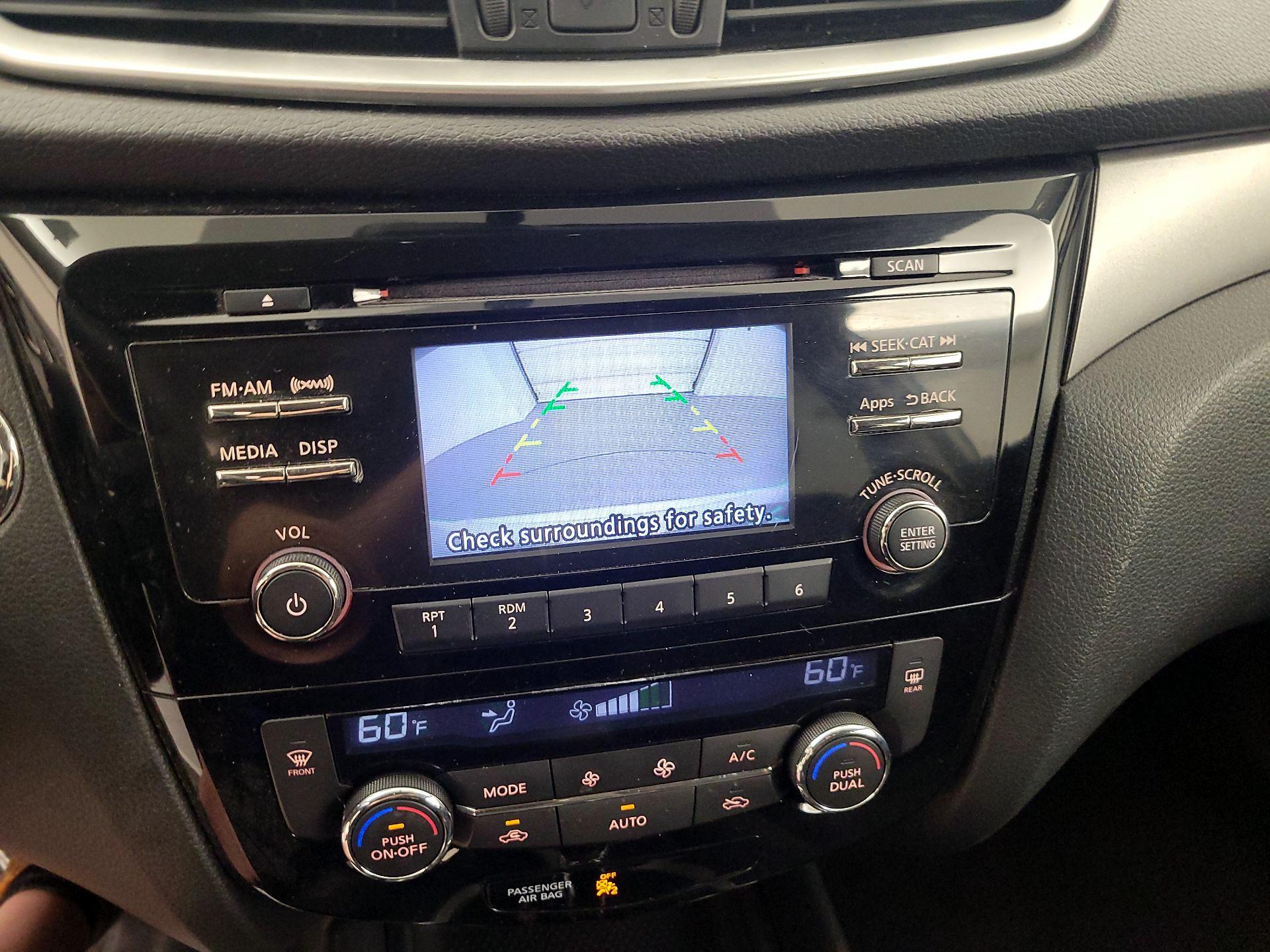 Thumbnail: 2015 Nissan Rogue - 14