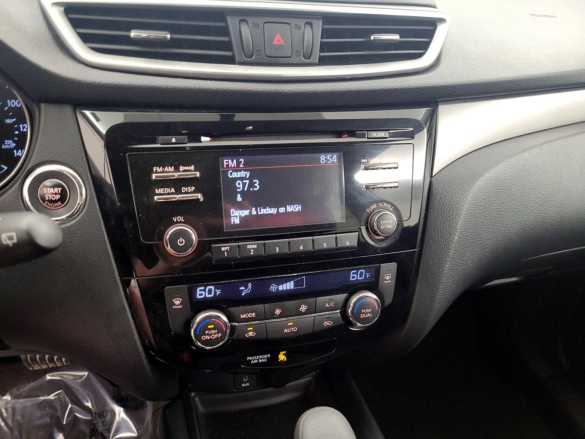 Thumbnail: 2015 Nissan Rogue - 15