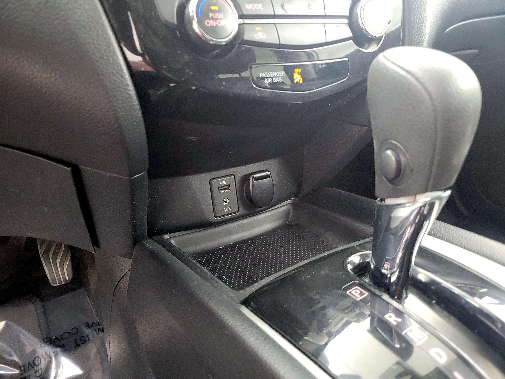 Thumbnail: 2015 Nissan Rogue - 18