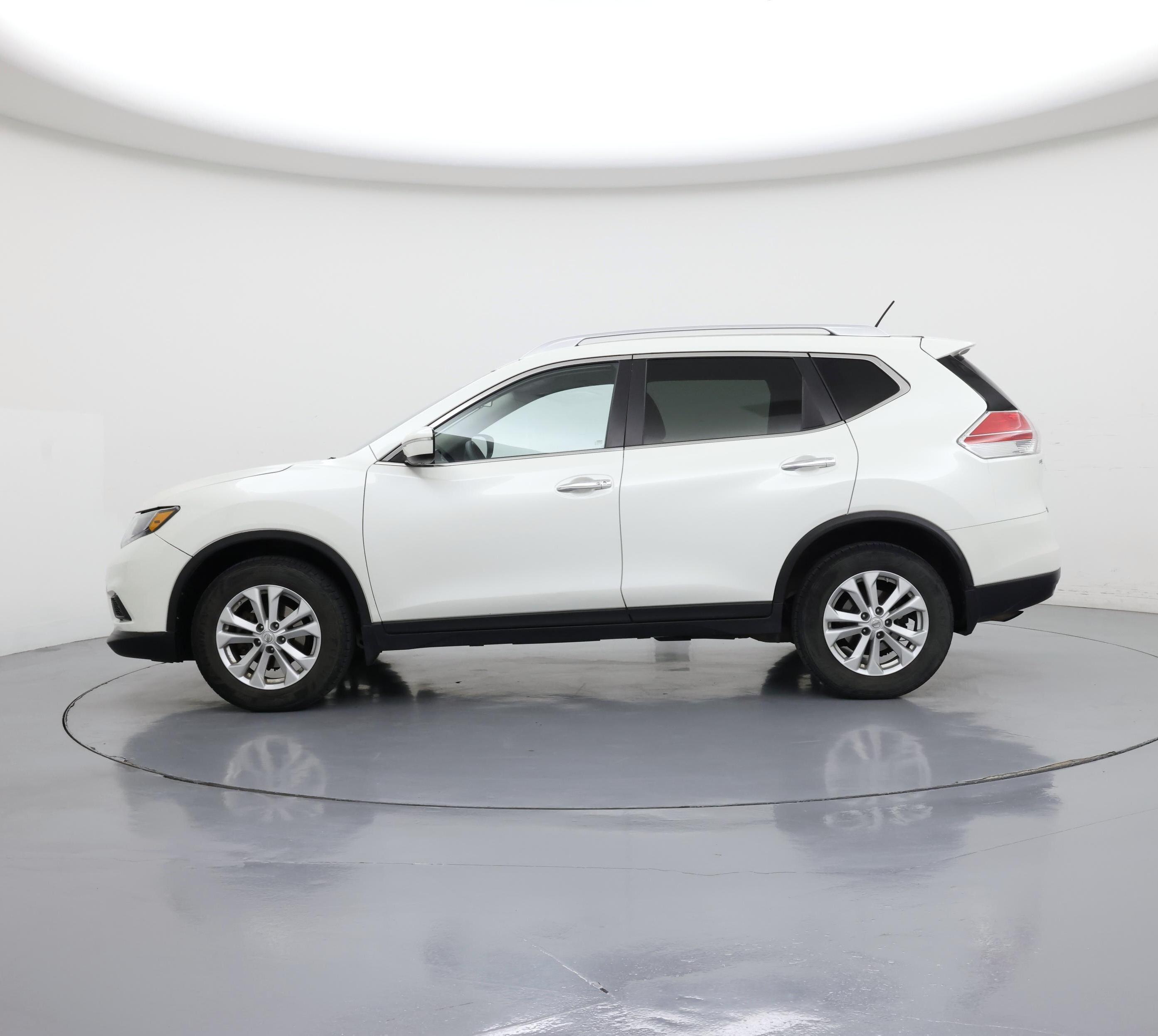 Thumbnail: 2015 Nissan Rogue - 3