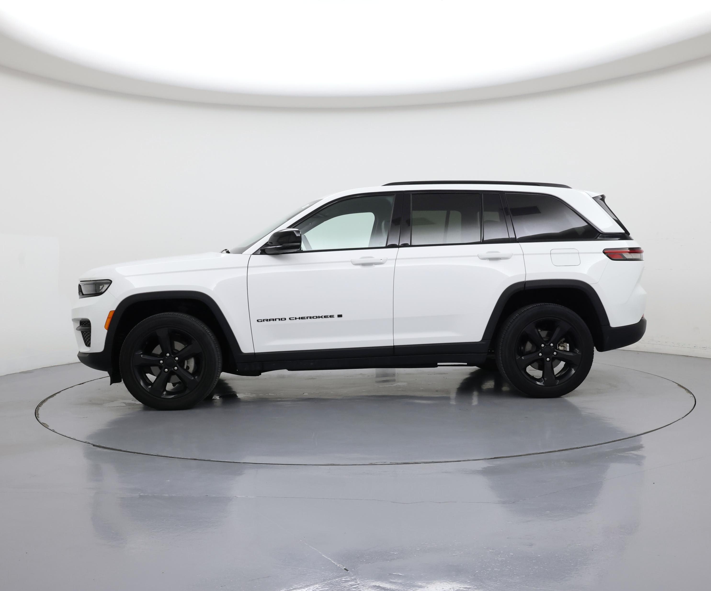 Thumbnail: 2023 Jeep Grand Cherokee - 3
