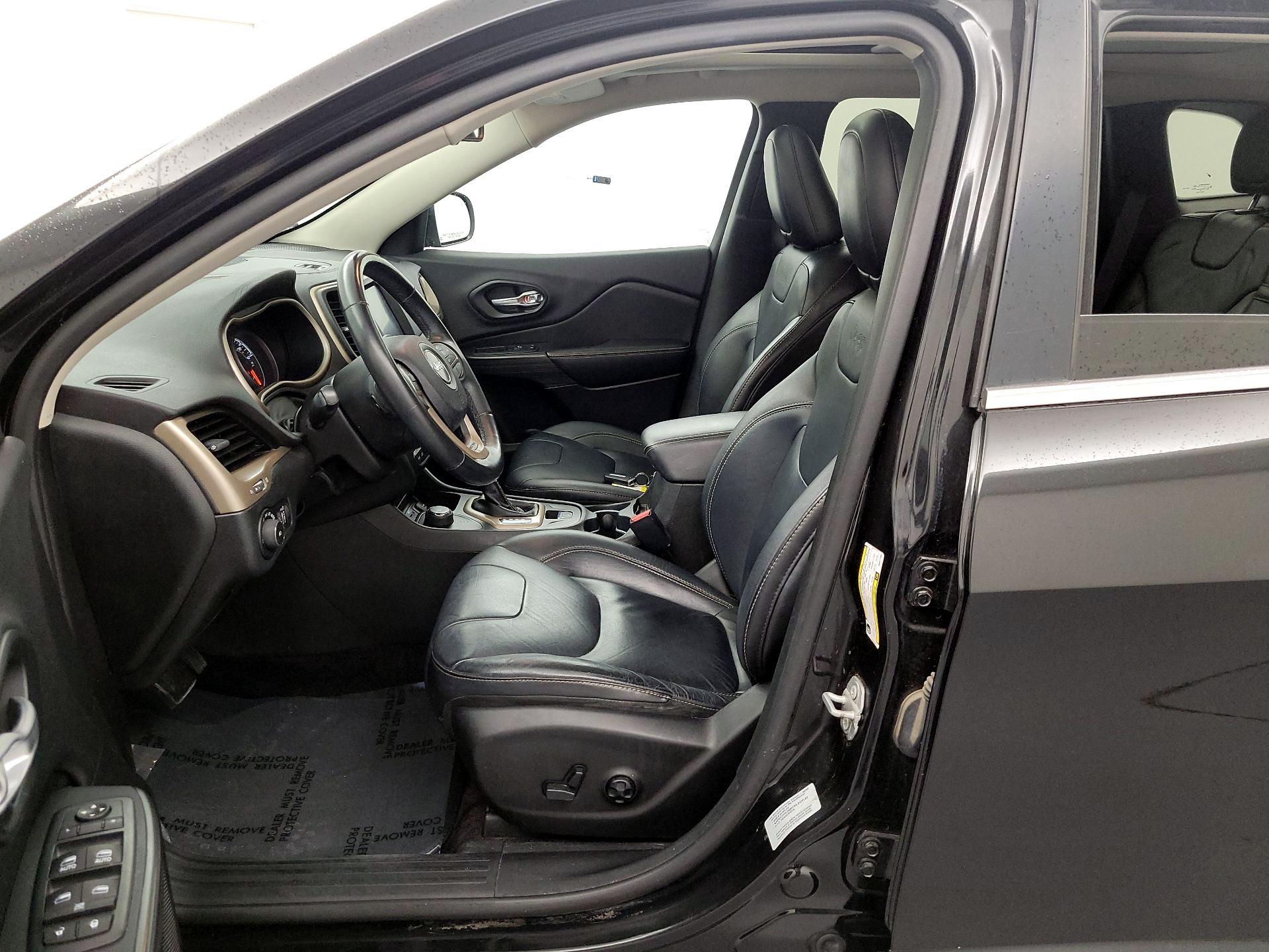 Thumbnail: 2016 Jeep Cherokee - 11