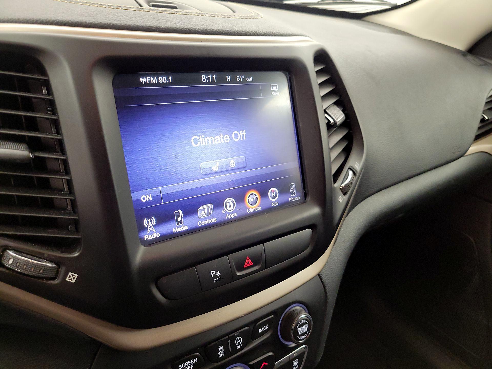 Thumbnail: 2016 Jeep Cherokee - 16