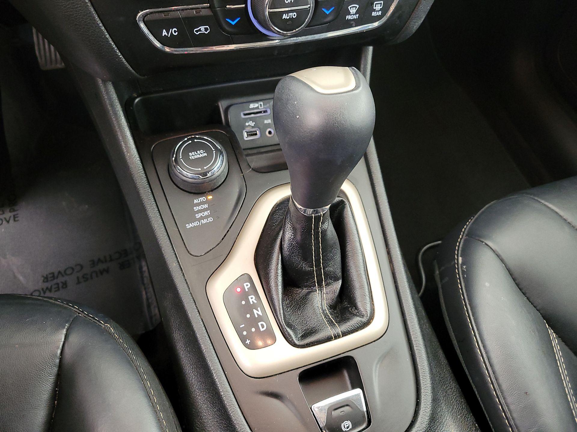 Thumbnail: 2016 Jeep Cherokee - 18