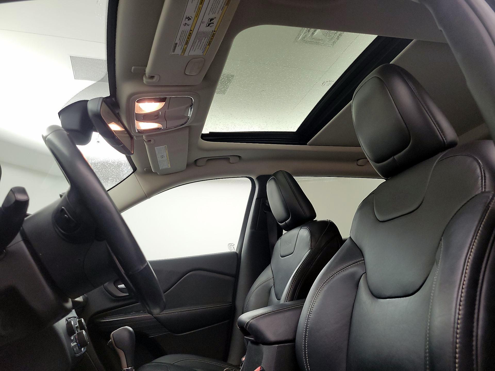 Thumbnail: 2016 Jeep Cherokee - 20