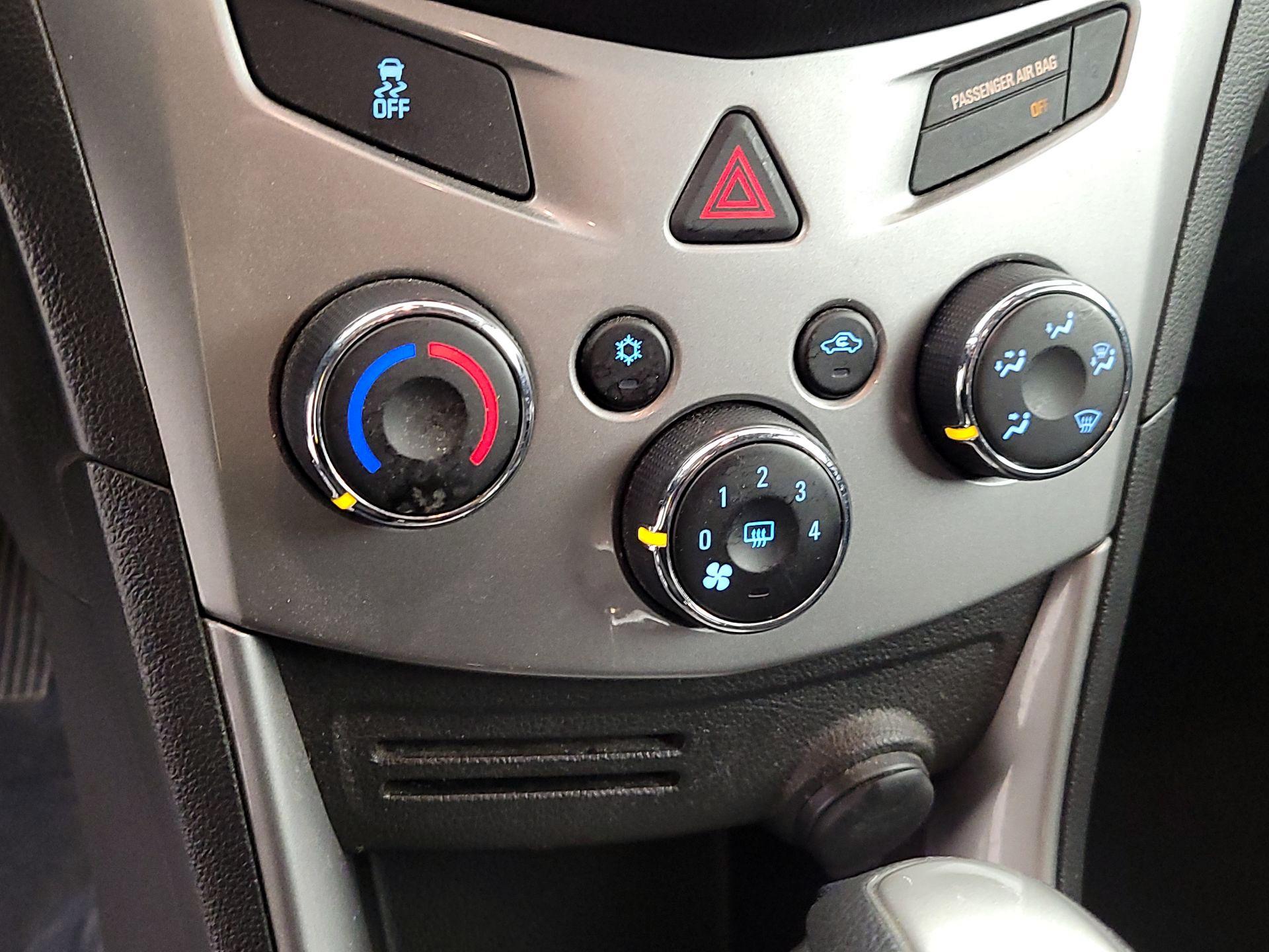 Thumbnail: 2016 Chevrolet Trax - 16