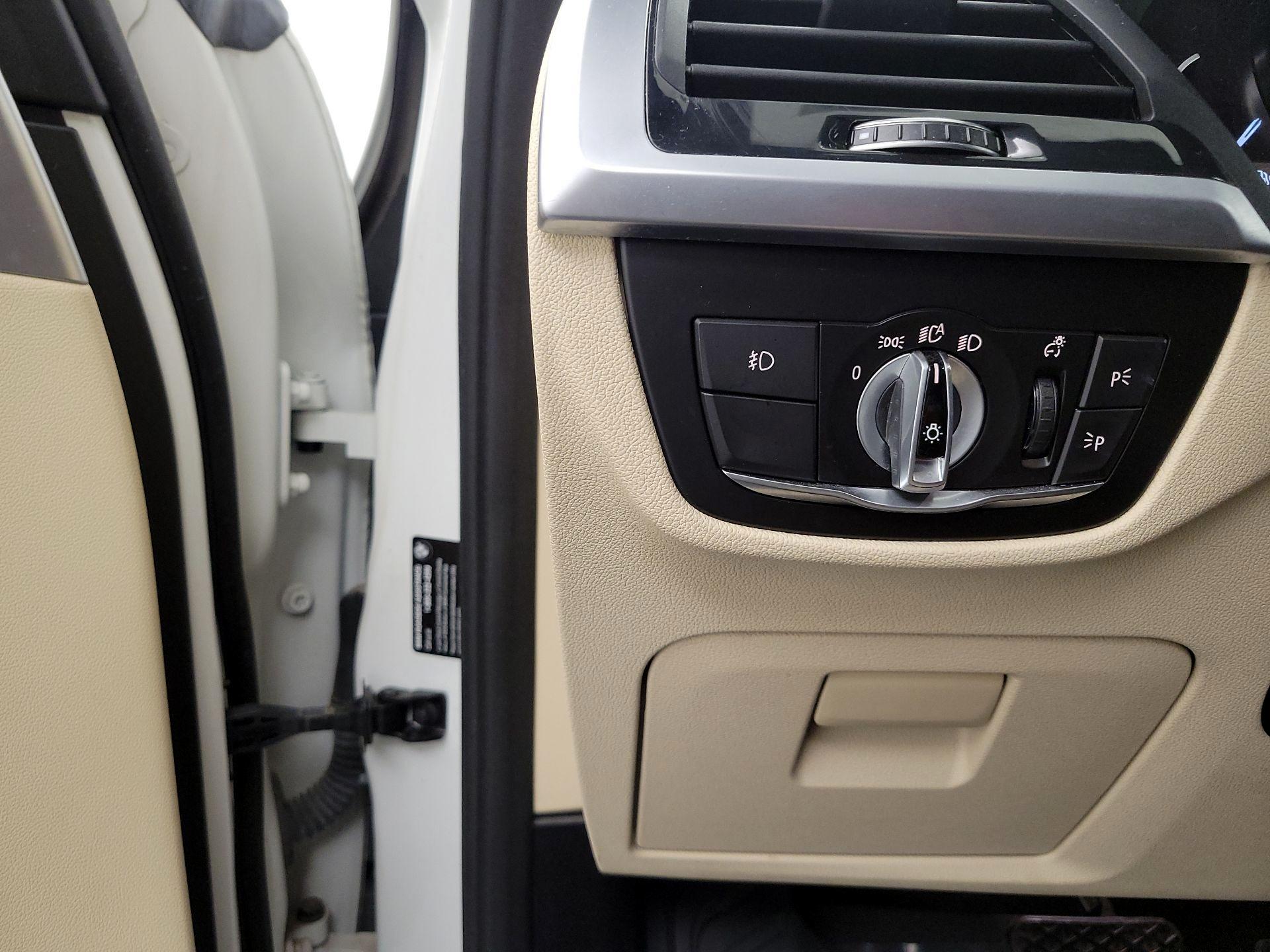 Thumbnail: 2021 BMW X3 - 13