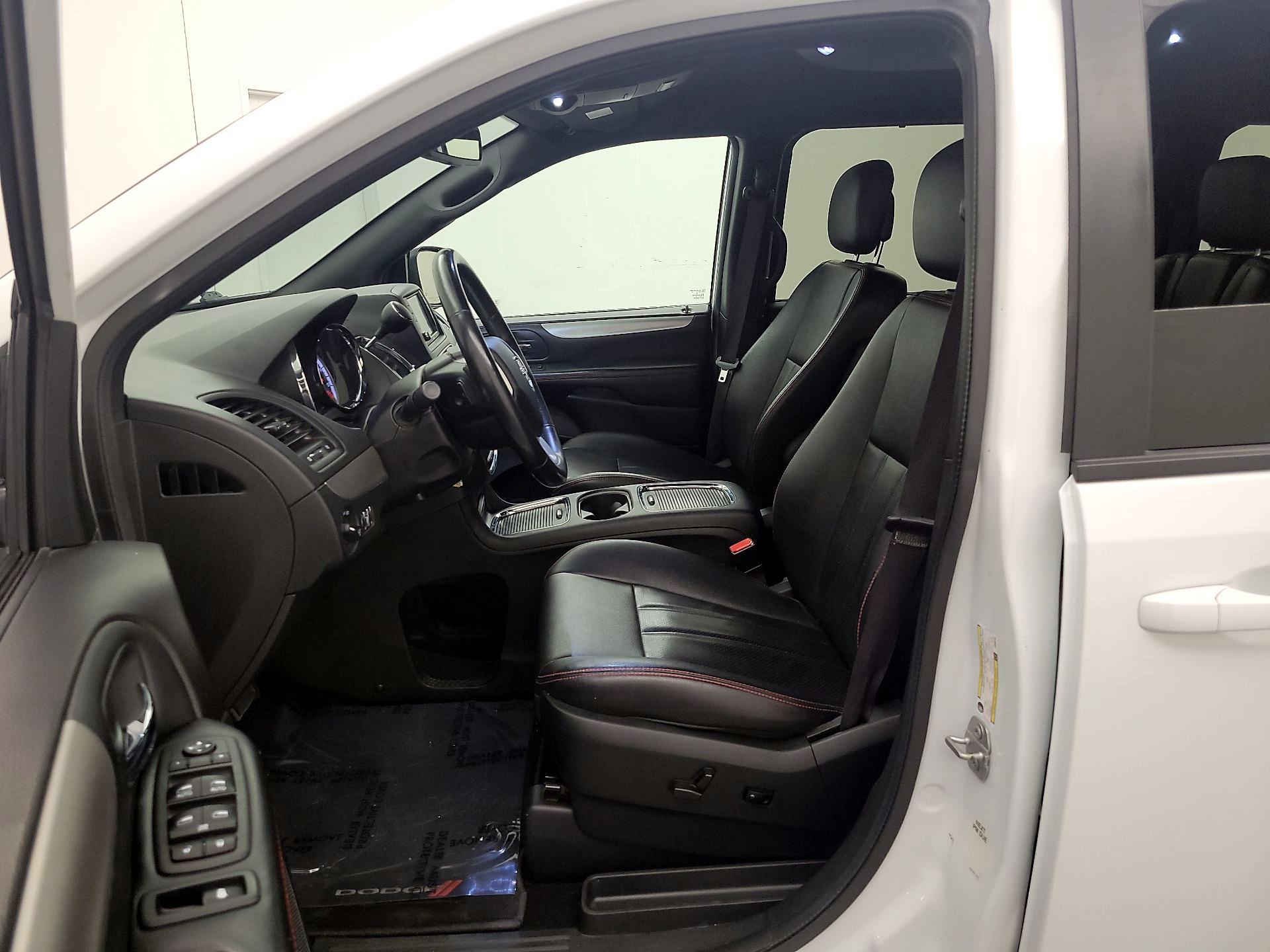 Thumbnail: 2018 Dodge Grand Caravan - 11