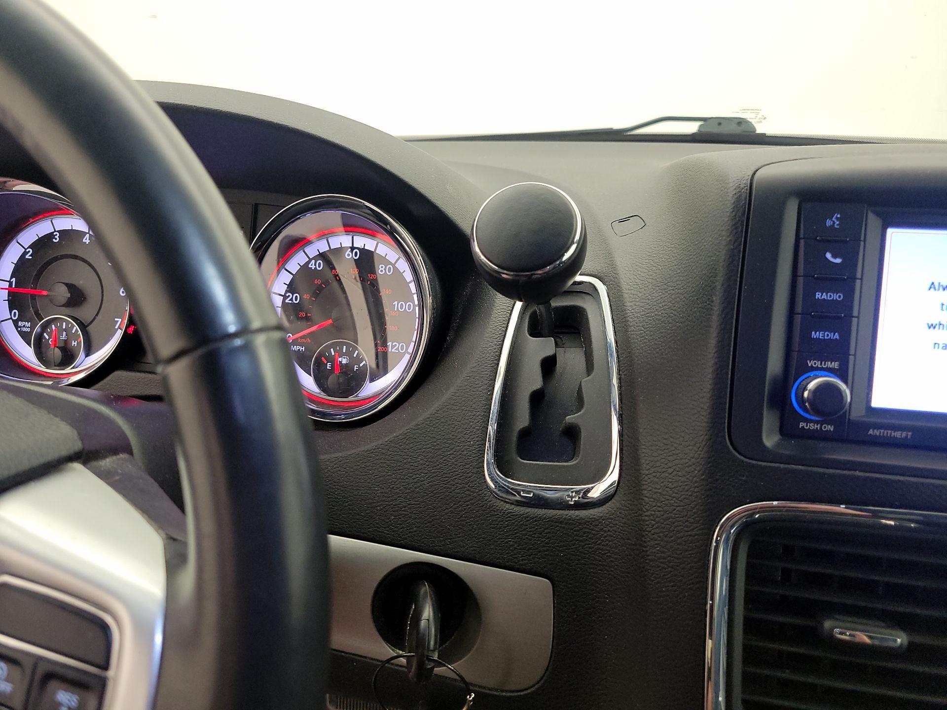 Thumbnail: 2018 Dodge Grand Caravan - 17