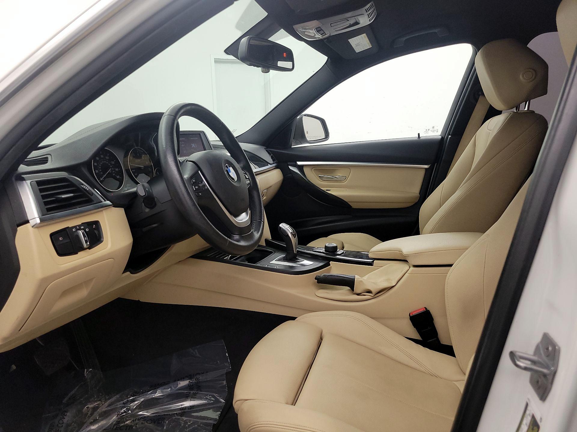 Thumbnail: 2018 BMW 3 Series - 11