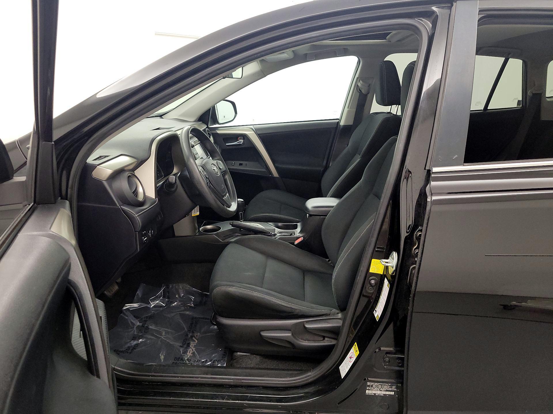 Thumbnail: 2015 Toyota RAV4 - 11