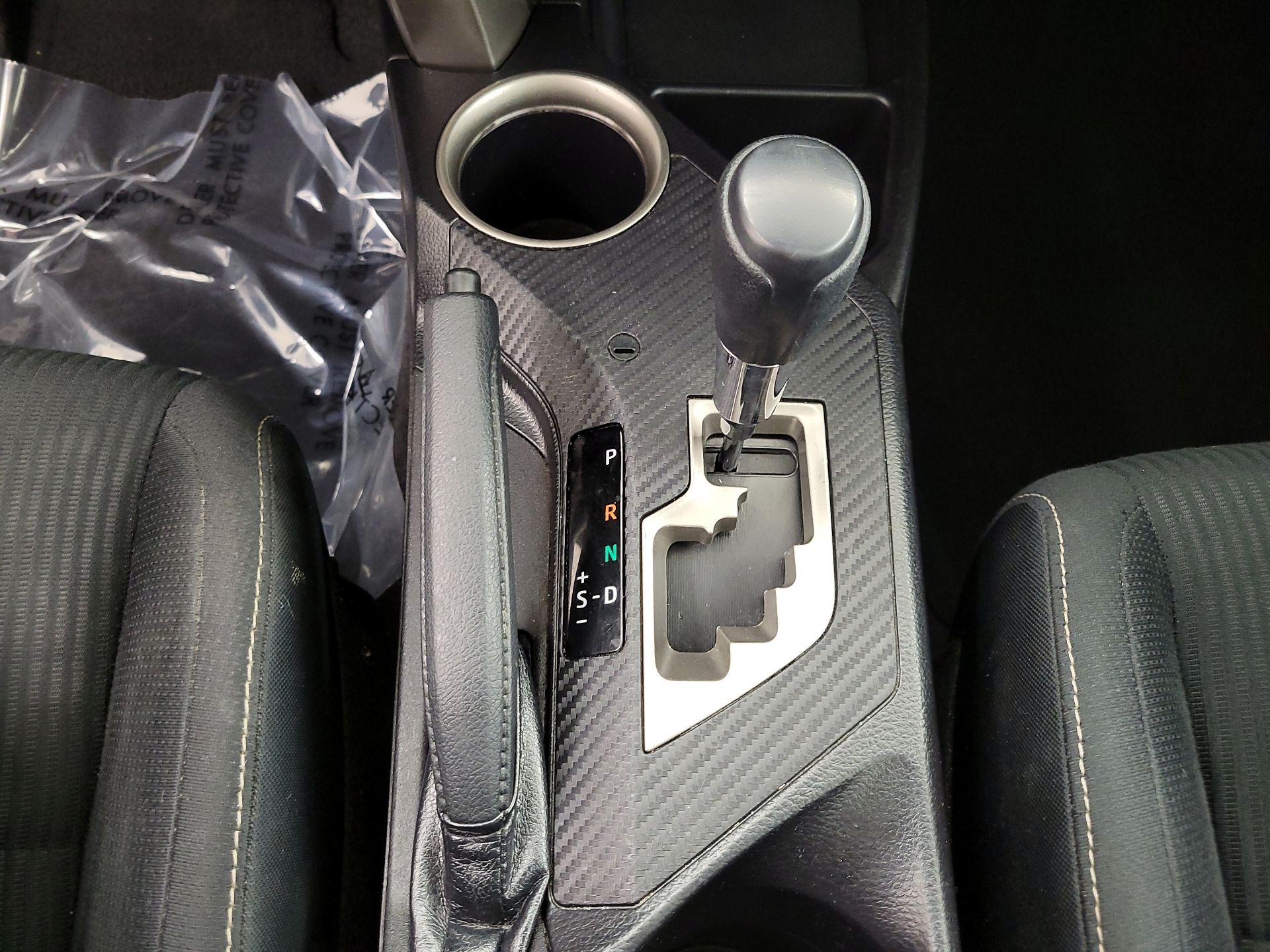 Thumbnail: 2015 Toyota RAV4 - 17