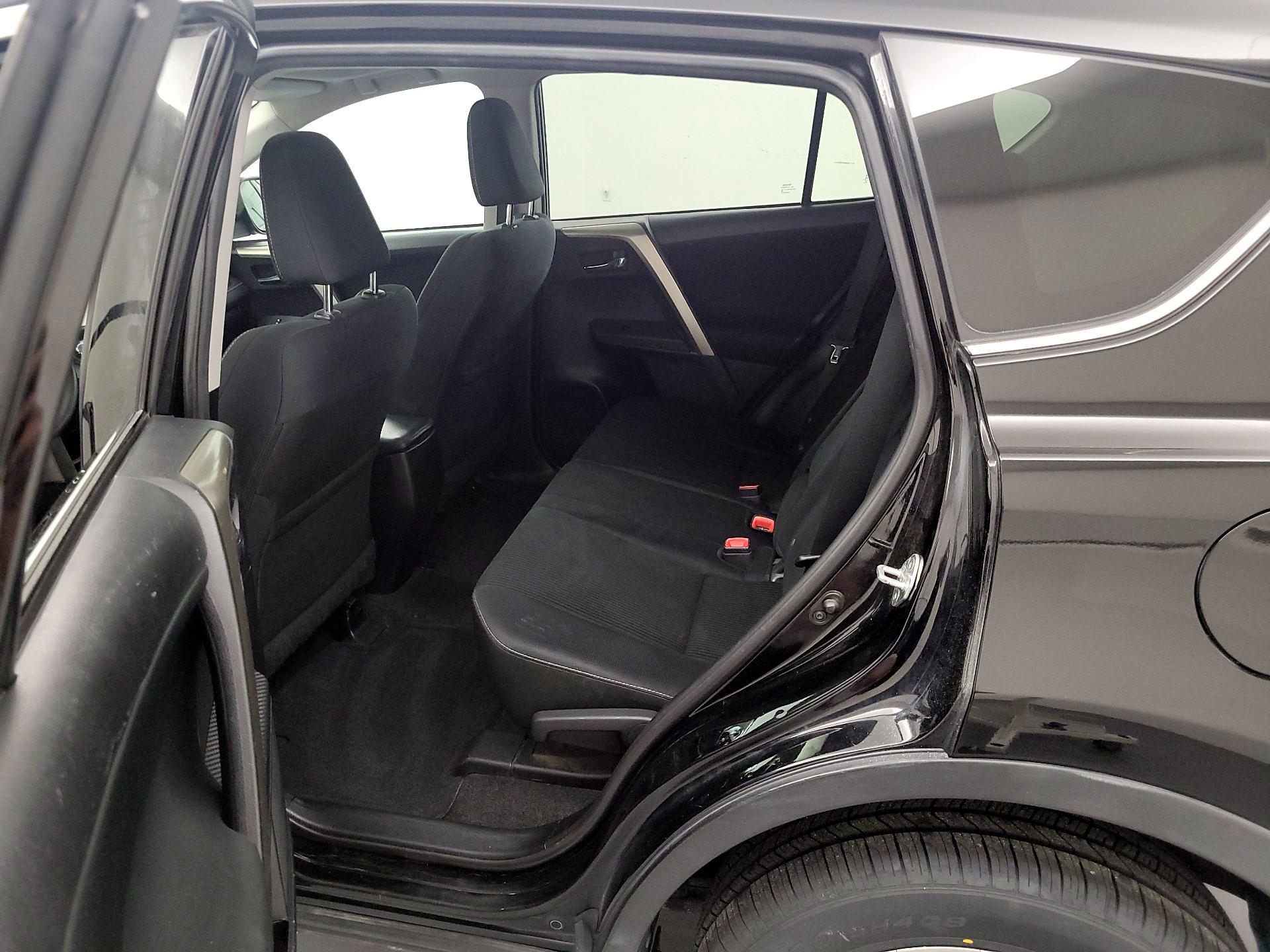 Thumbnail: 2015 Toyota RAV4 - 20