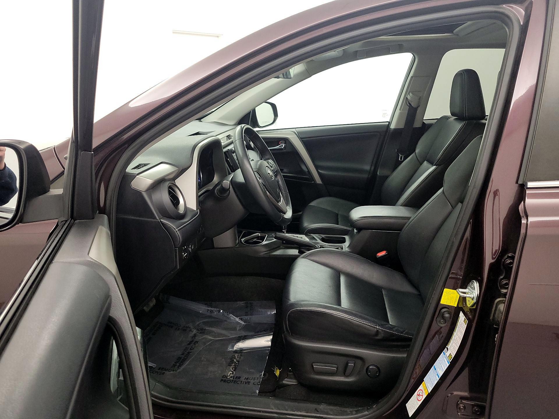 Thumbnail: 2016 Toyota RAV4 - 11