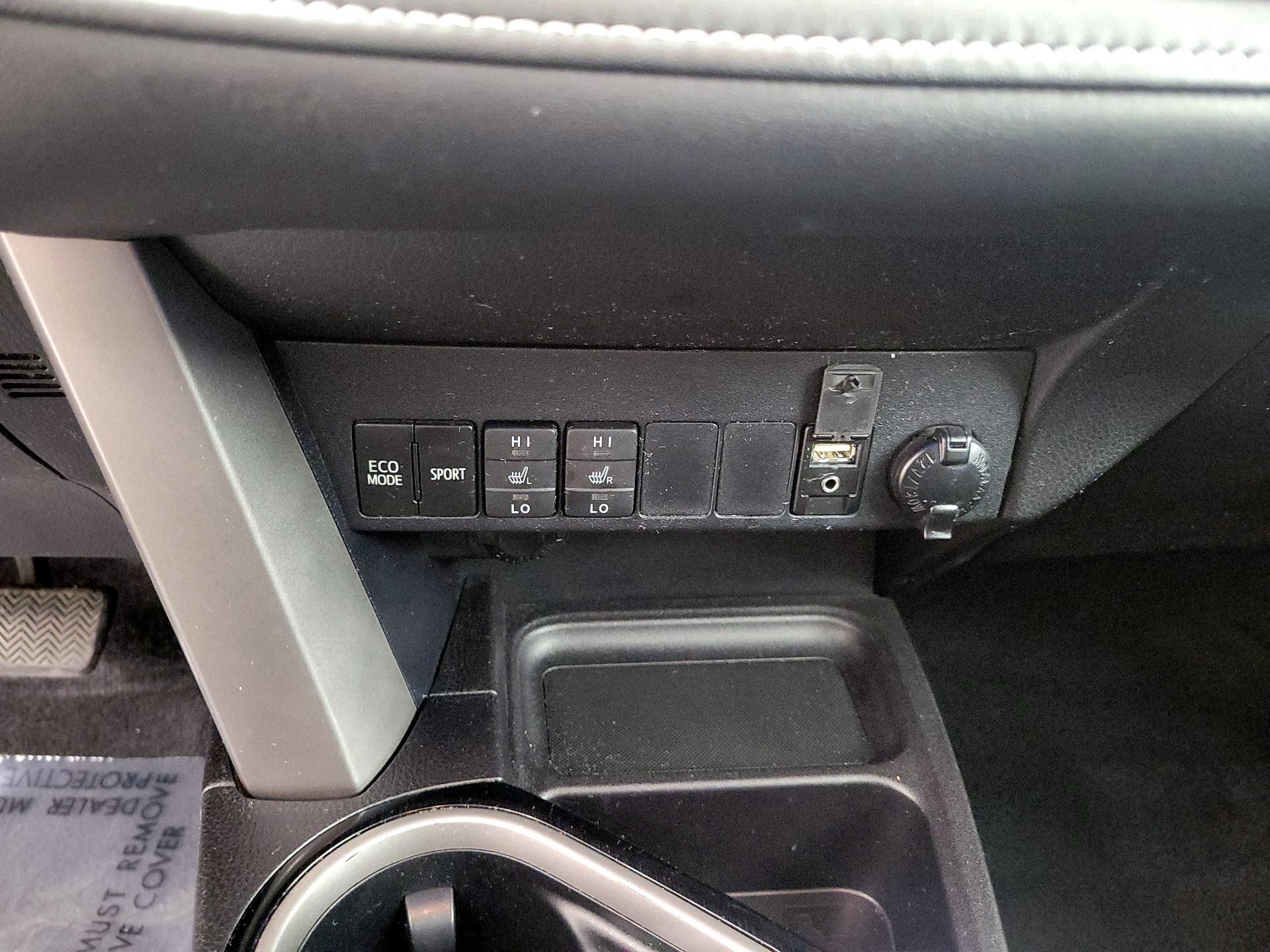 Thumbnail: 2016 Toyota RAV4 - 19