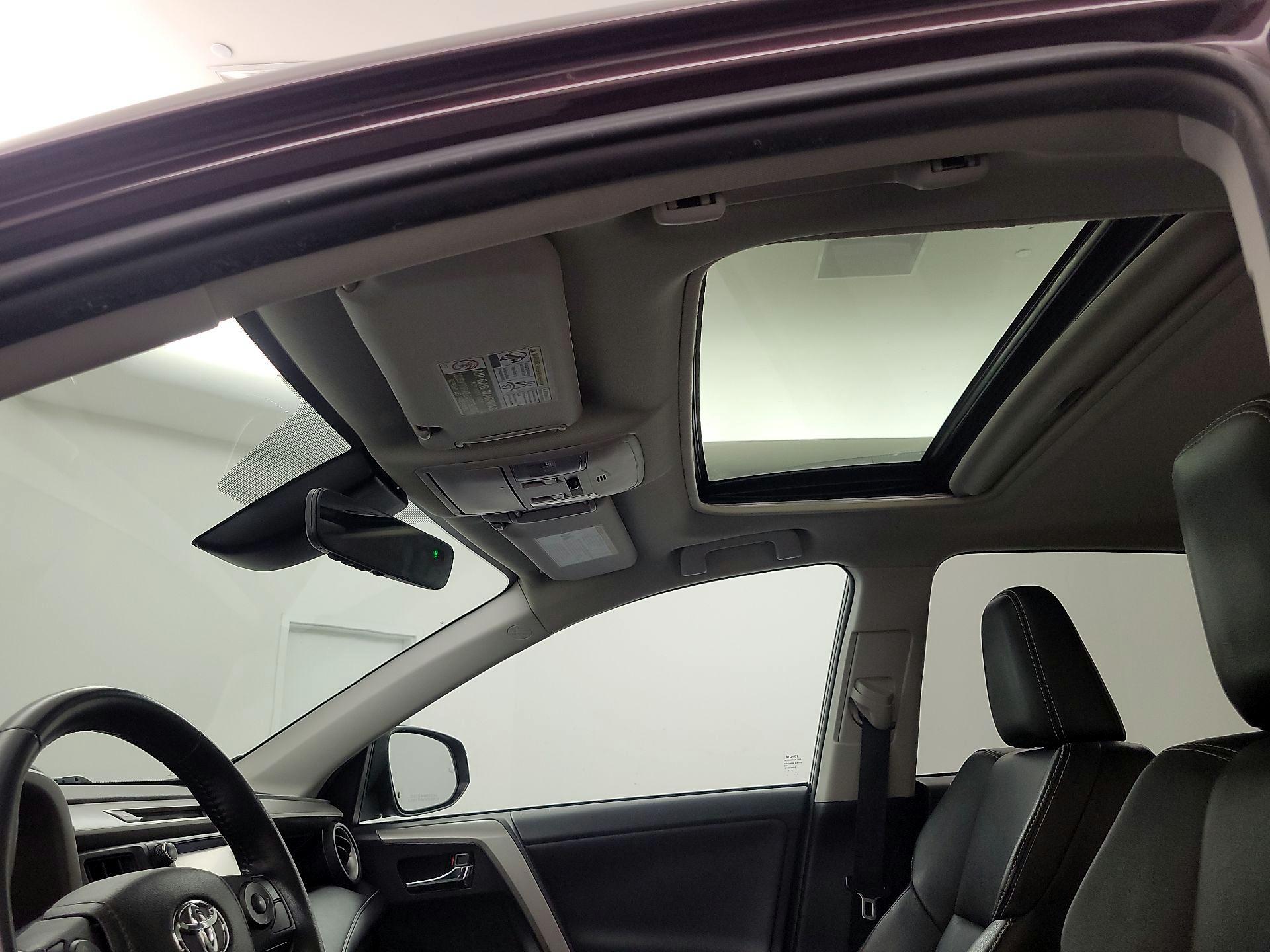 Thumbnail: 2016 Toyota RAV4 - 20