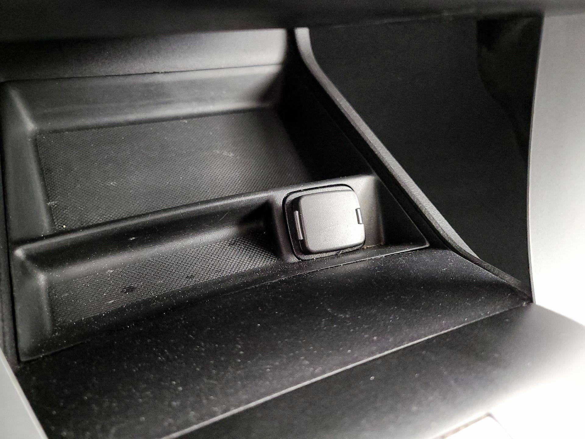 Thumbnail: 2014 Ford Fusion - 17