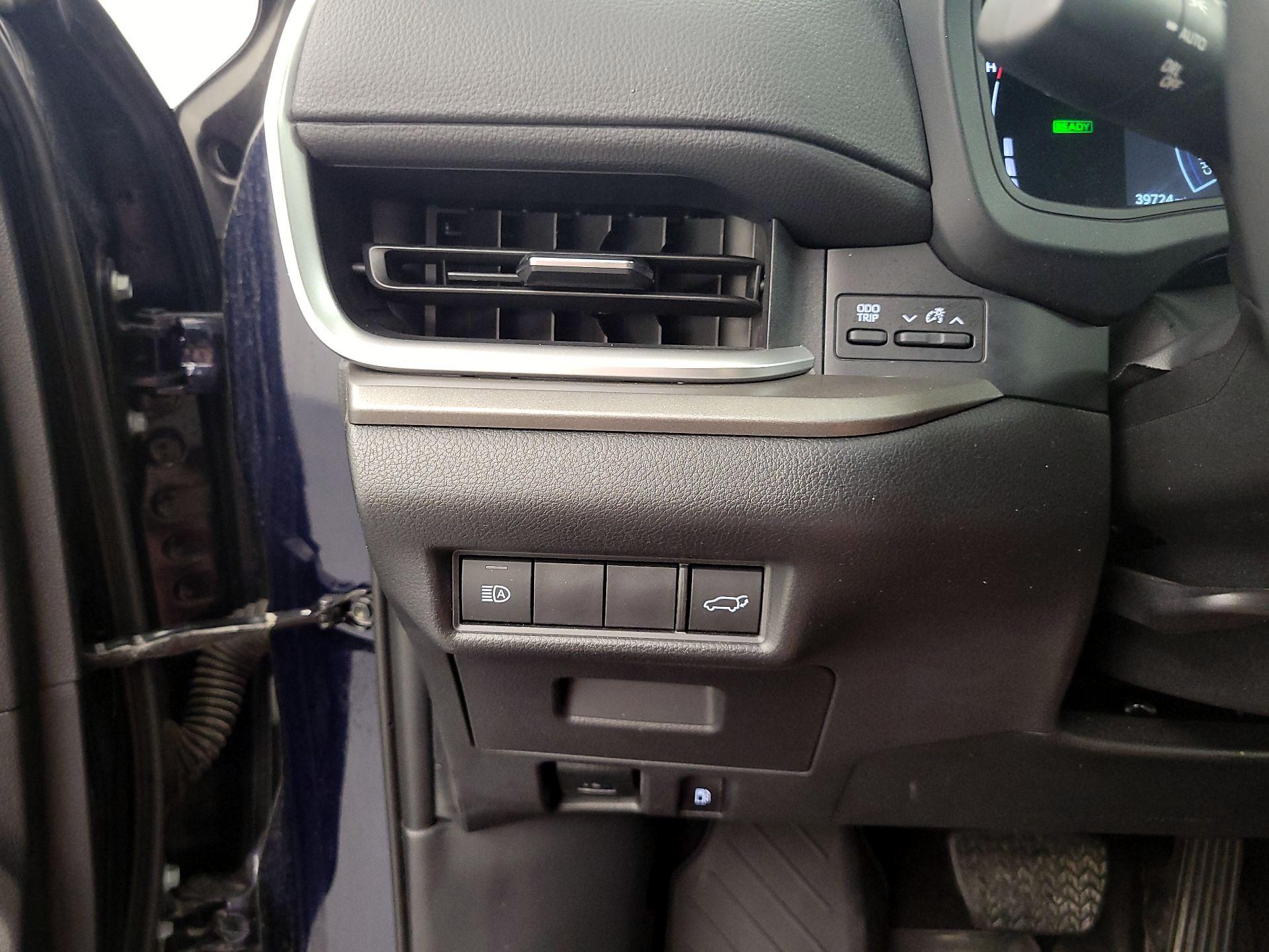 Thumbnail: 2025 Toyota Highlander - 13