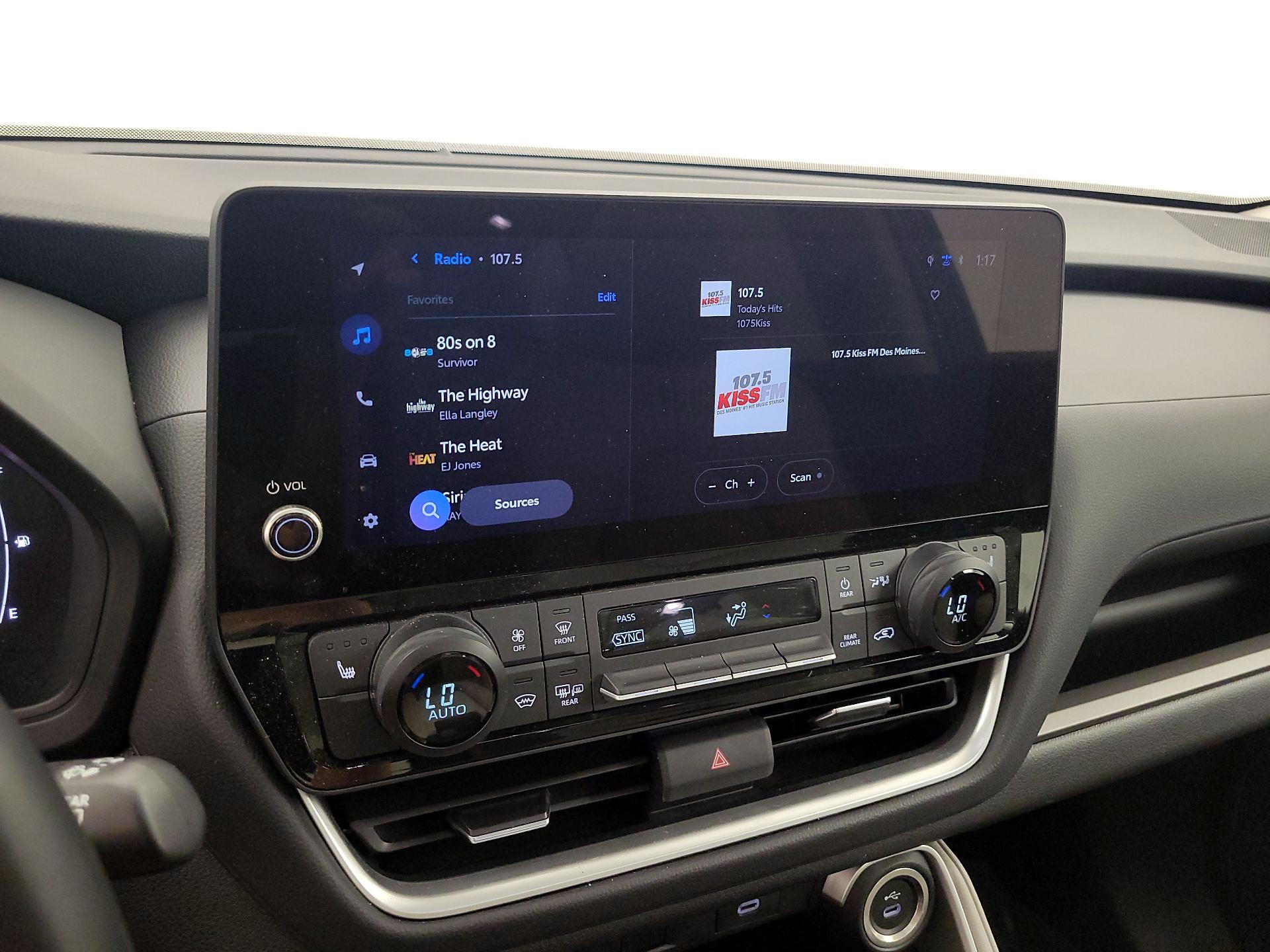 Thumbnail: 2025 Toyota Highlander - 16