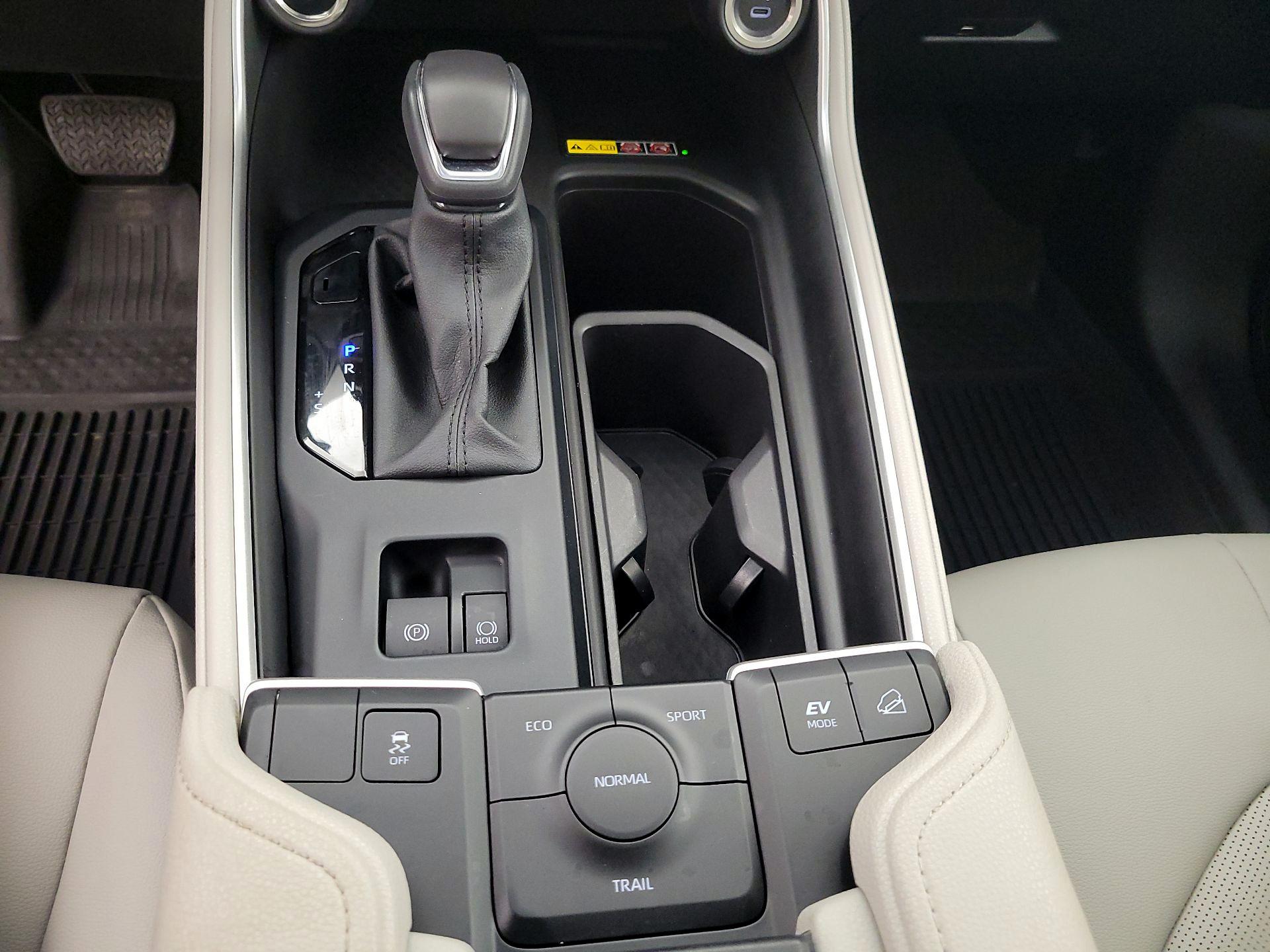 Thumbnail: 2025 Toyota Highlander - 18