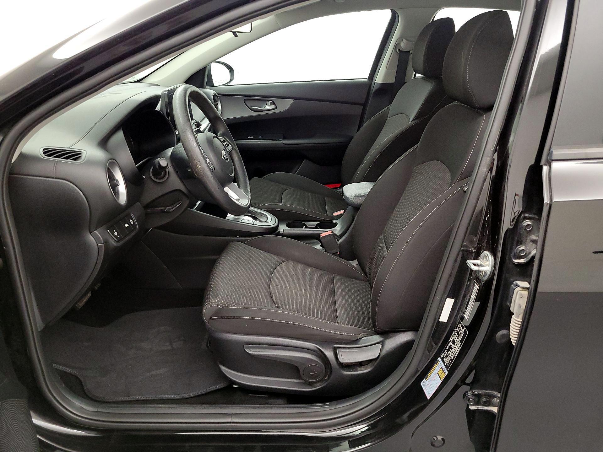 Thumbnail: 2019 Kia Forte - 11