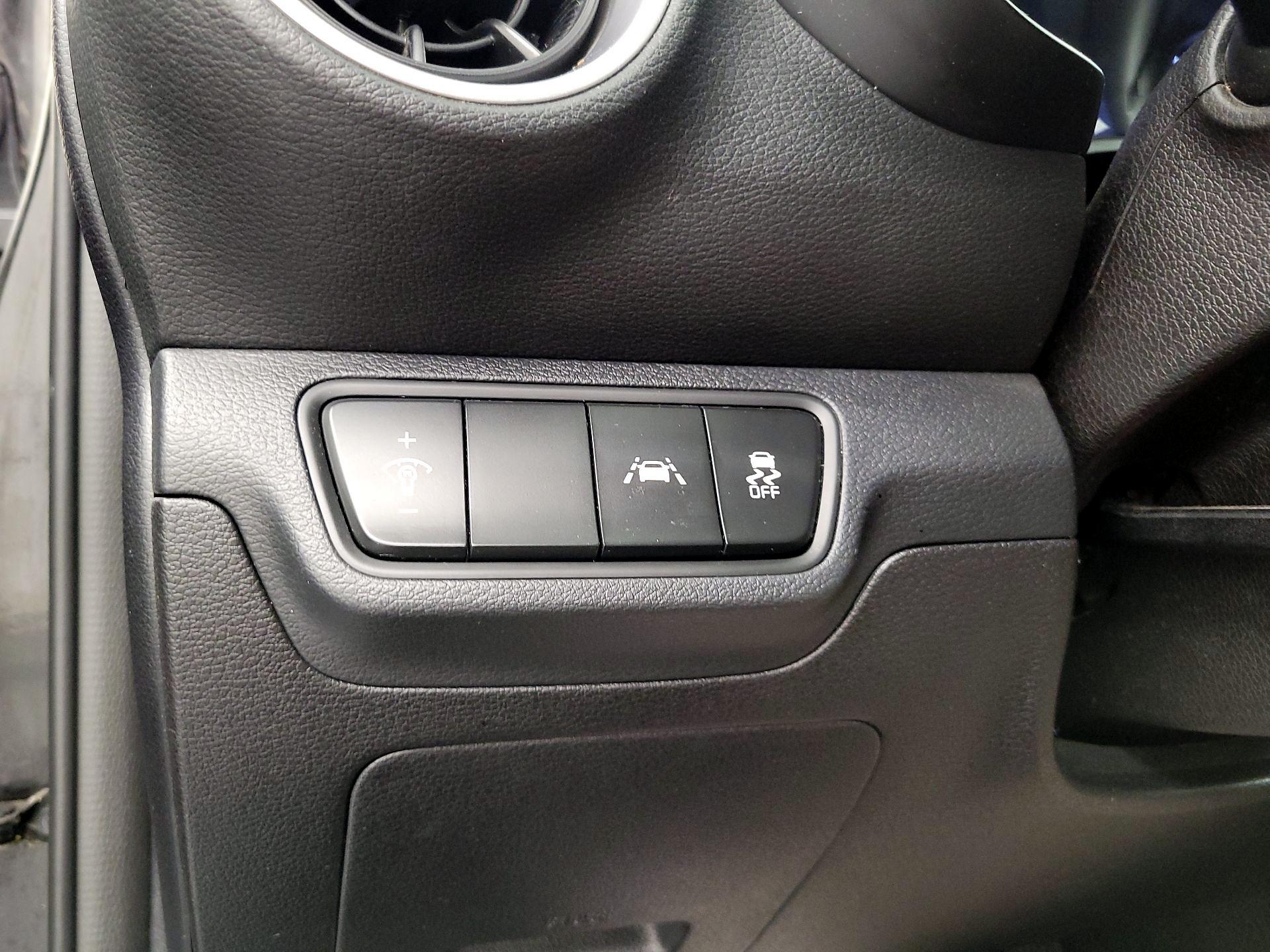 Thumbnail: 2019 Kia Forte - 13