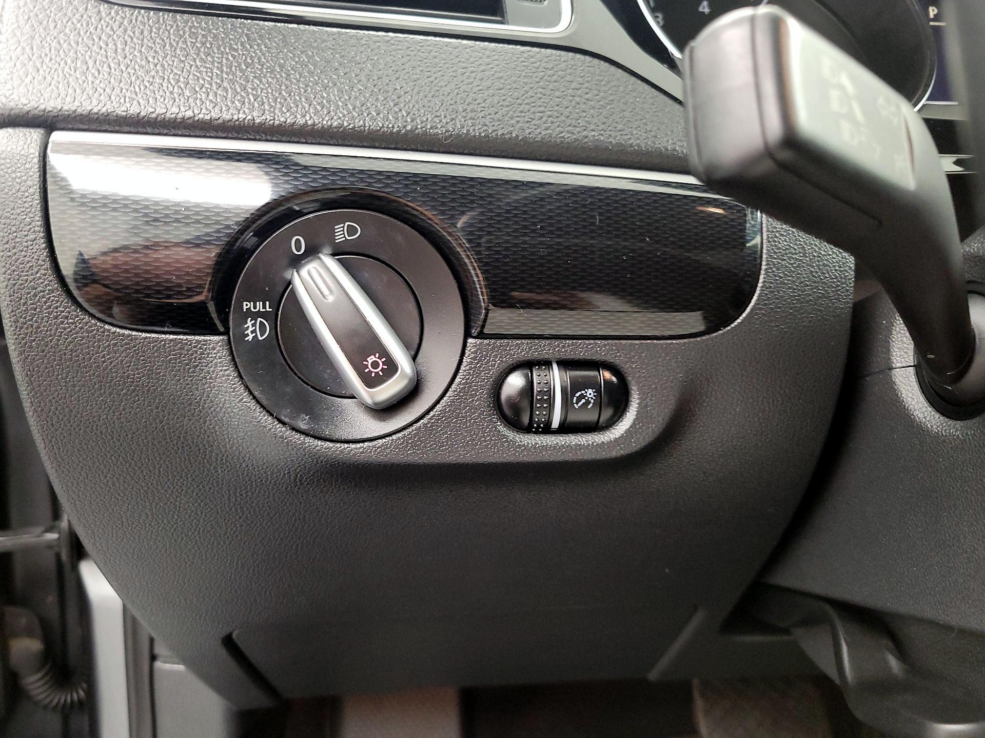 Thumbnail: 2015 Volkswagen Jetta - 13