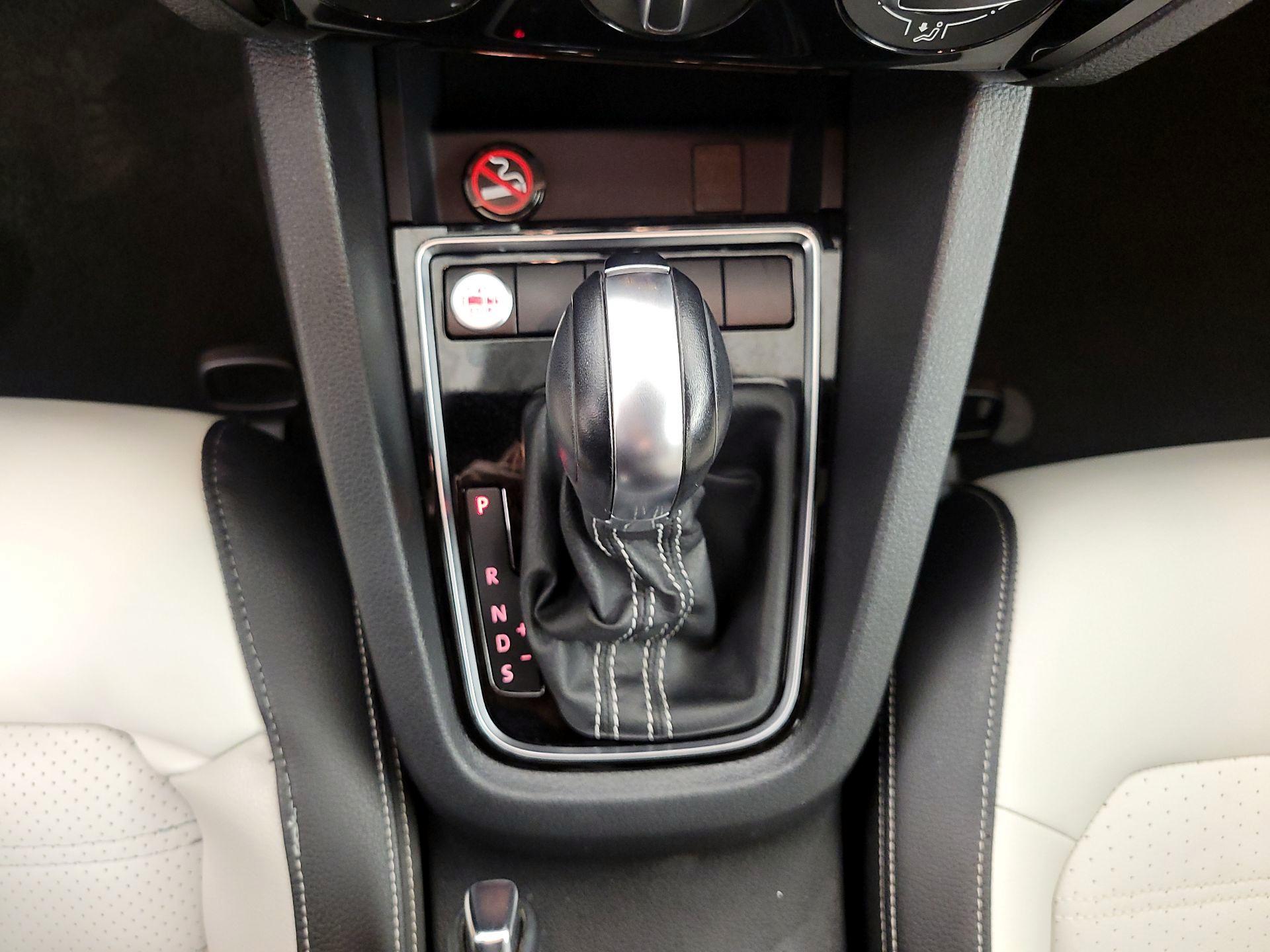 Thumbnail: 2015 Volkswagen Jetta - 17