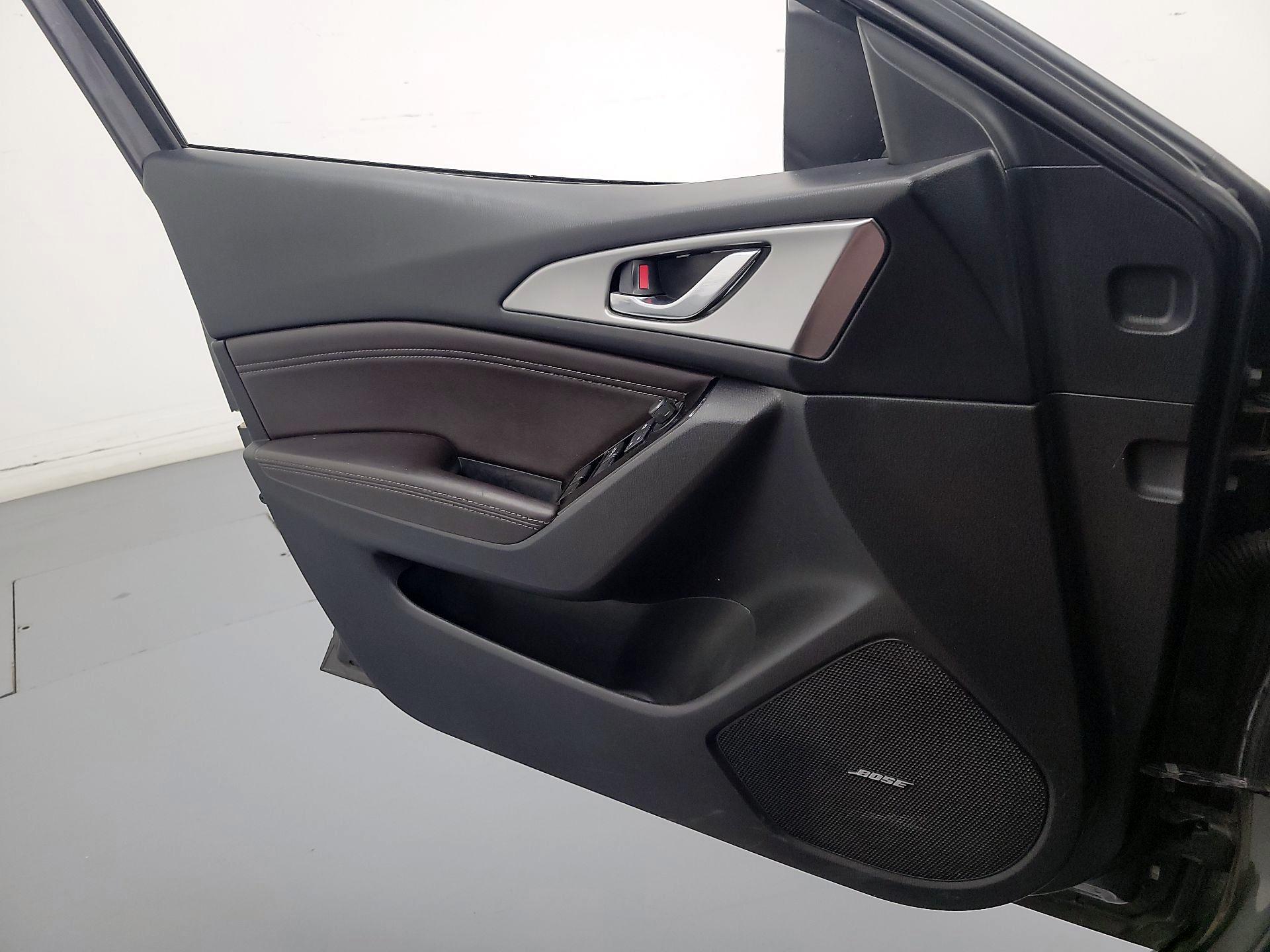 Thumbnail: 2018 Mazda Mazda3 - 12