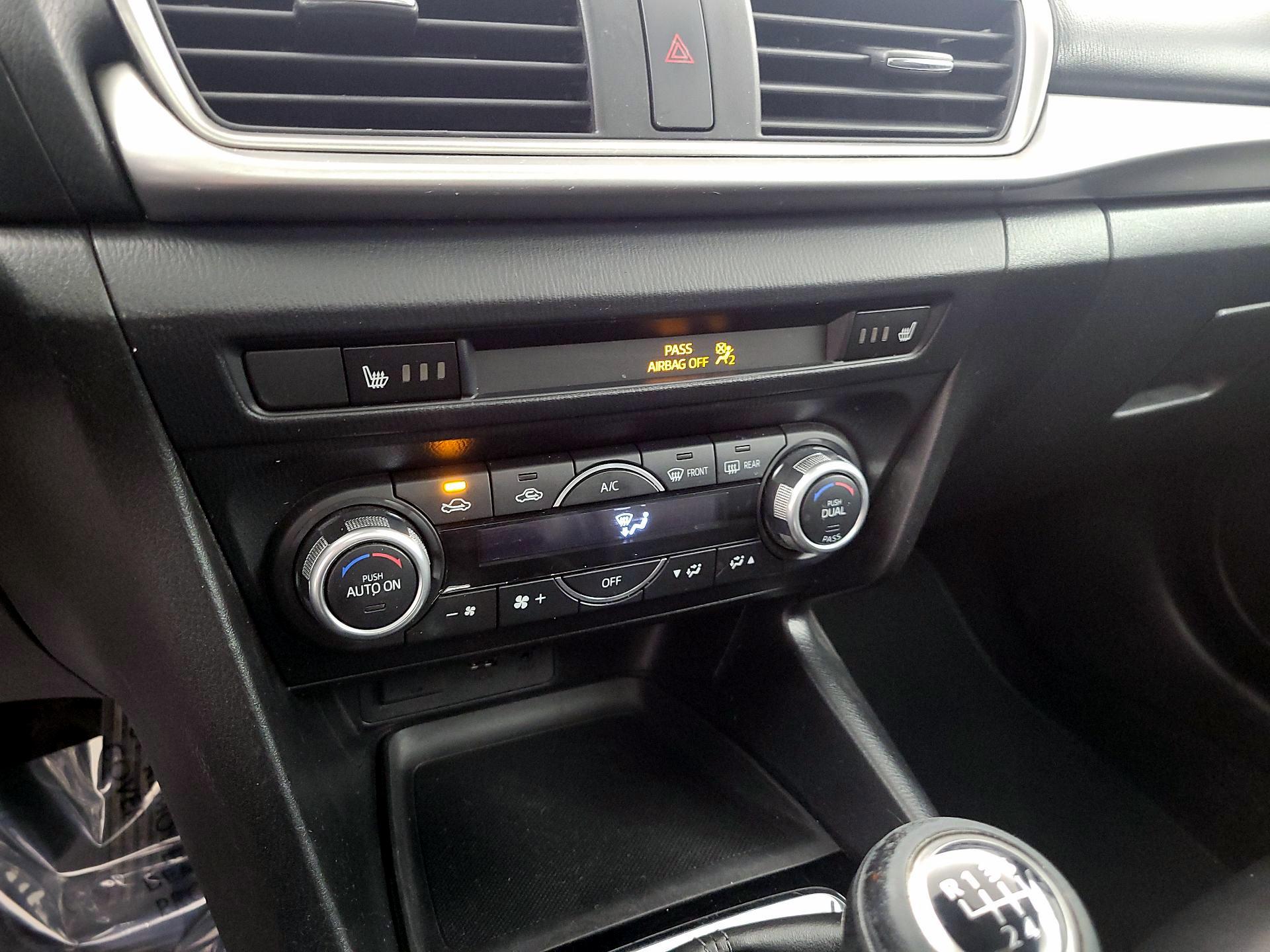 Thumbnail: 2018 Mazda Mazda3 - 16