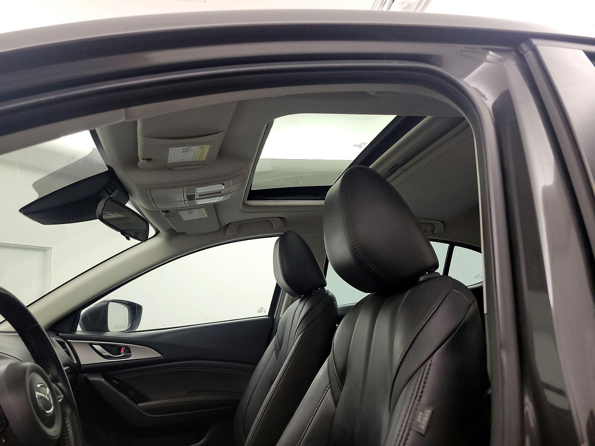 Thumbnail: 2018 Mazda Mazda3 - 19