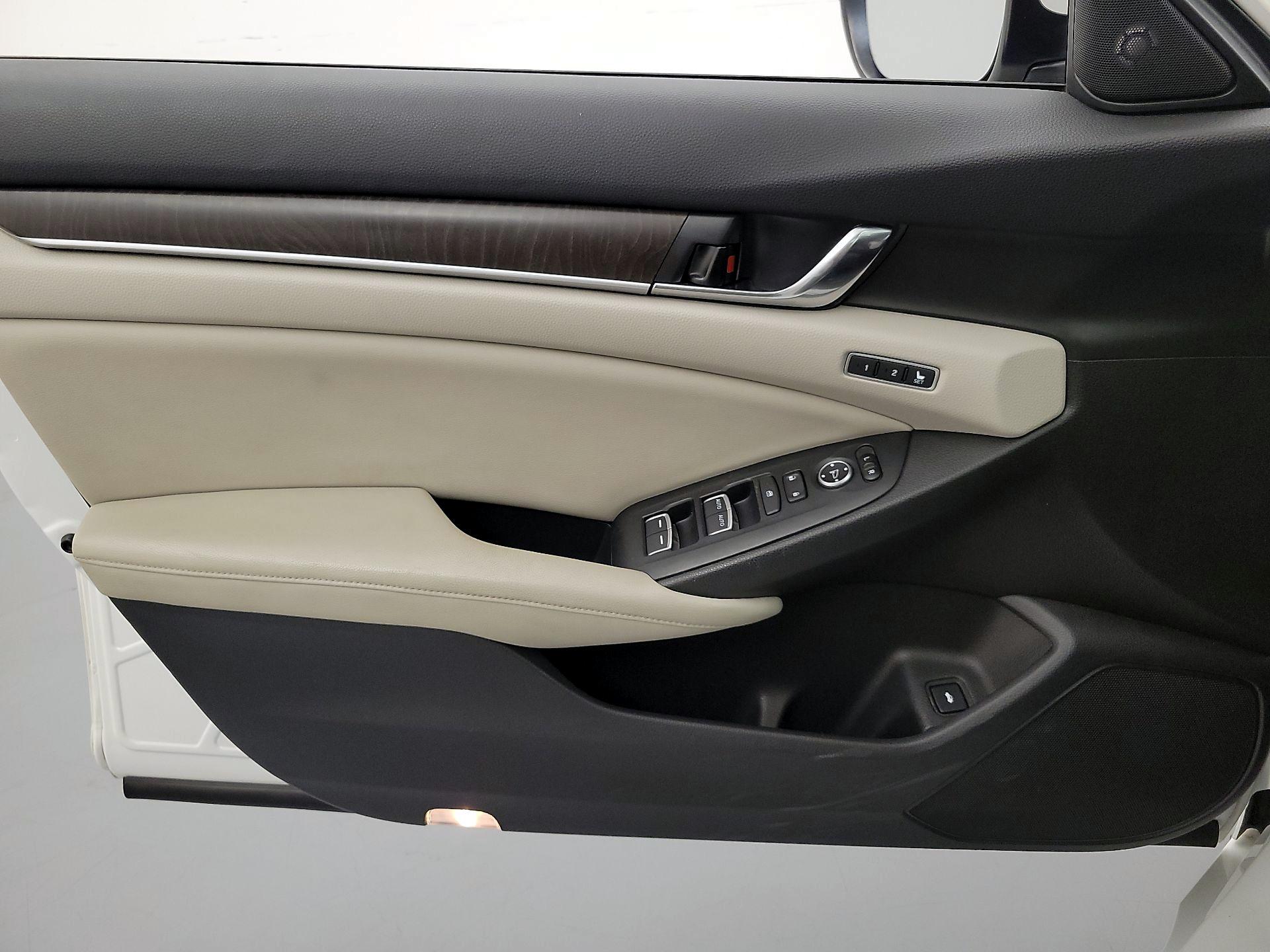 Thumbnail: 2018 Honda Accord - 12