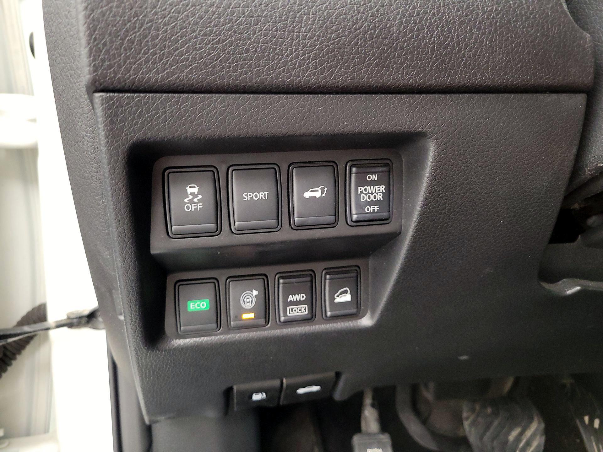 Thumbnail: 2016 Nissan Rogue - 13