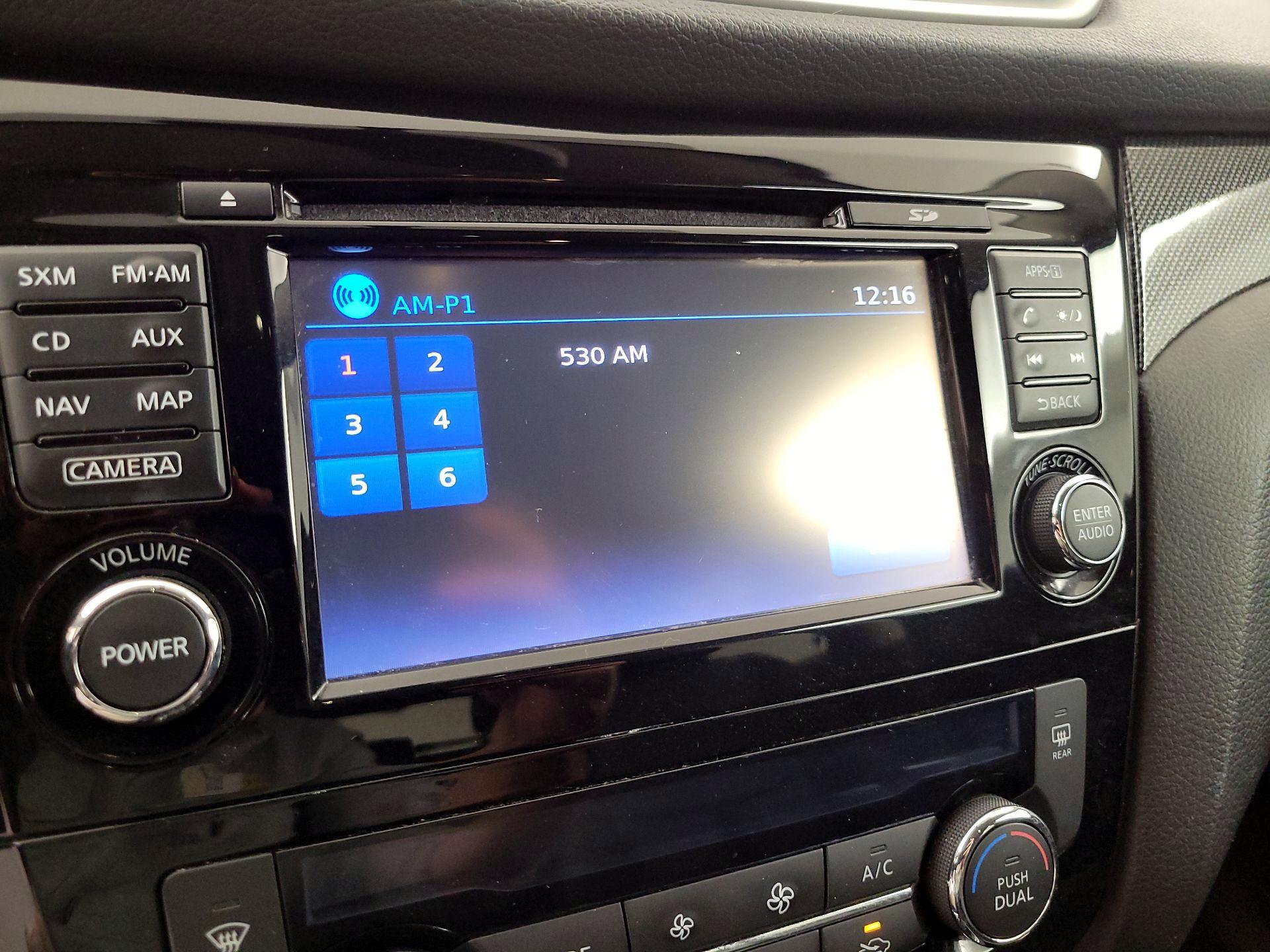 Thumbnail: 2016 Nissan Rogue - 16