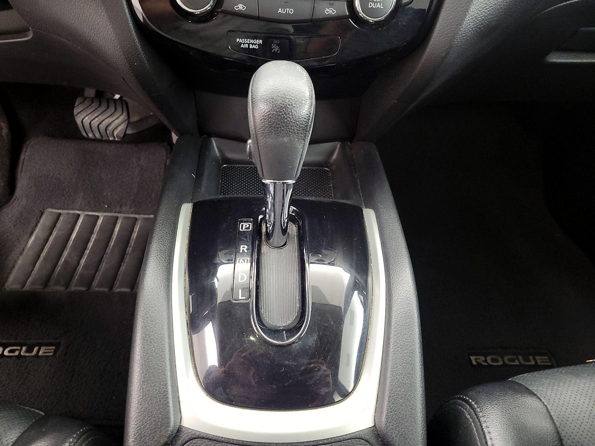 Thumbnail: 2016 Nissan Rogue - 18