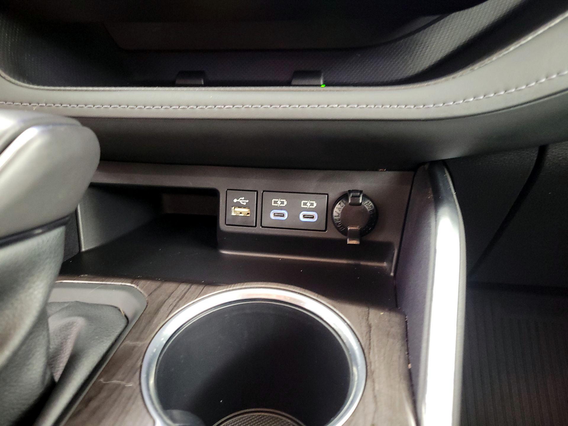 Thumbnail: 2023 Toyota Highlander - 18