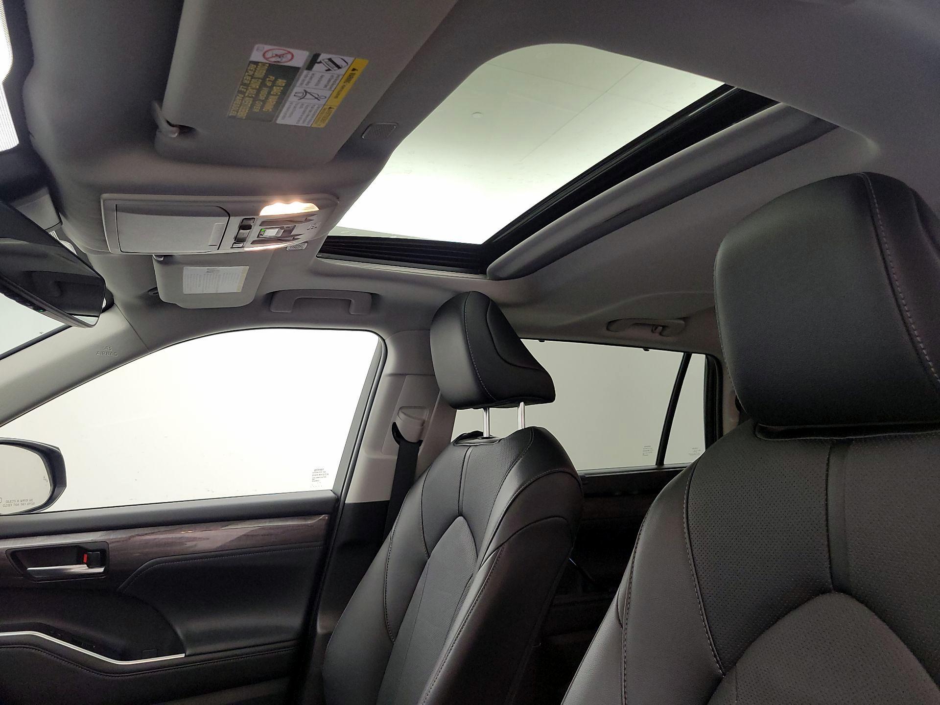 Thumbnail: 2023 Toyota Highlander - 19