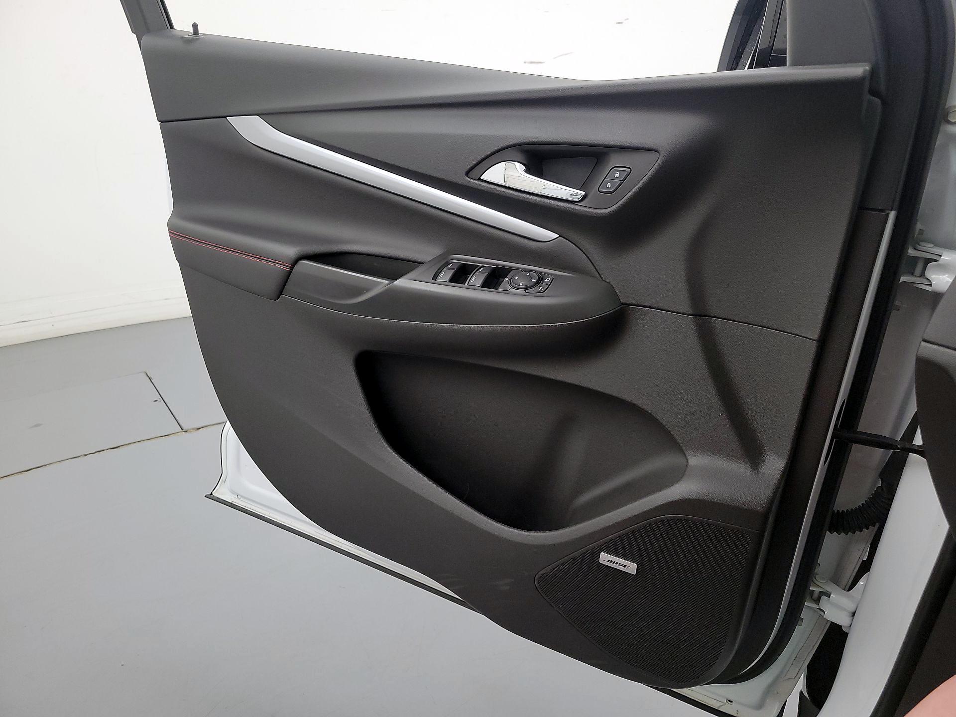 Thumbnail: 2023 Chevrolet Bolt EUV - 12