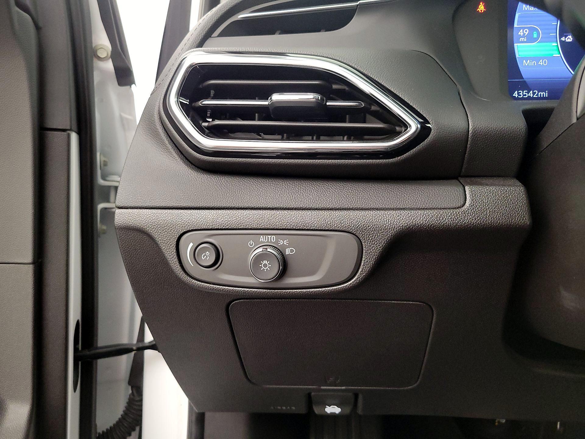 Thumbnail: 2023 Chevrolet Bolt EUV - 13