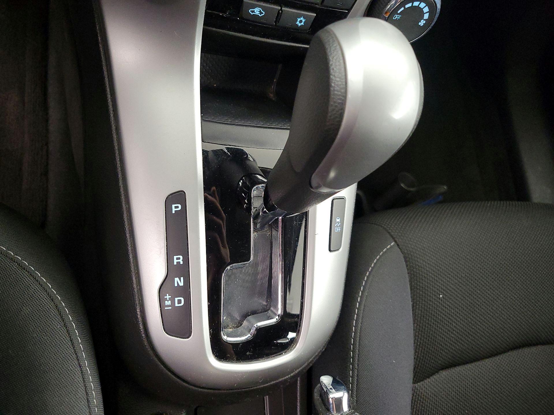 Thumbnail: 2016 Chevrolet Cruze - 16
